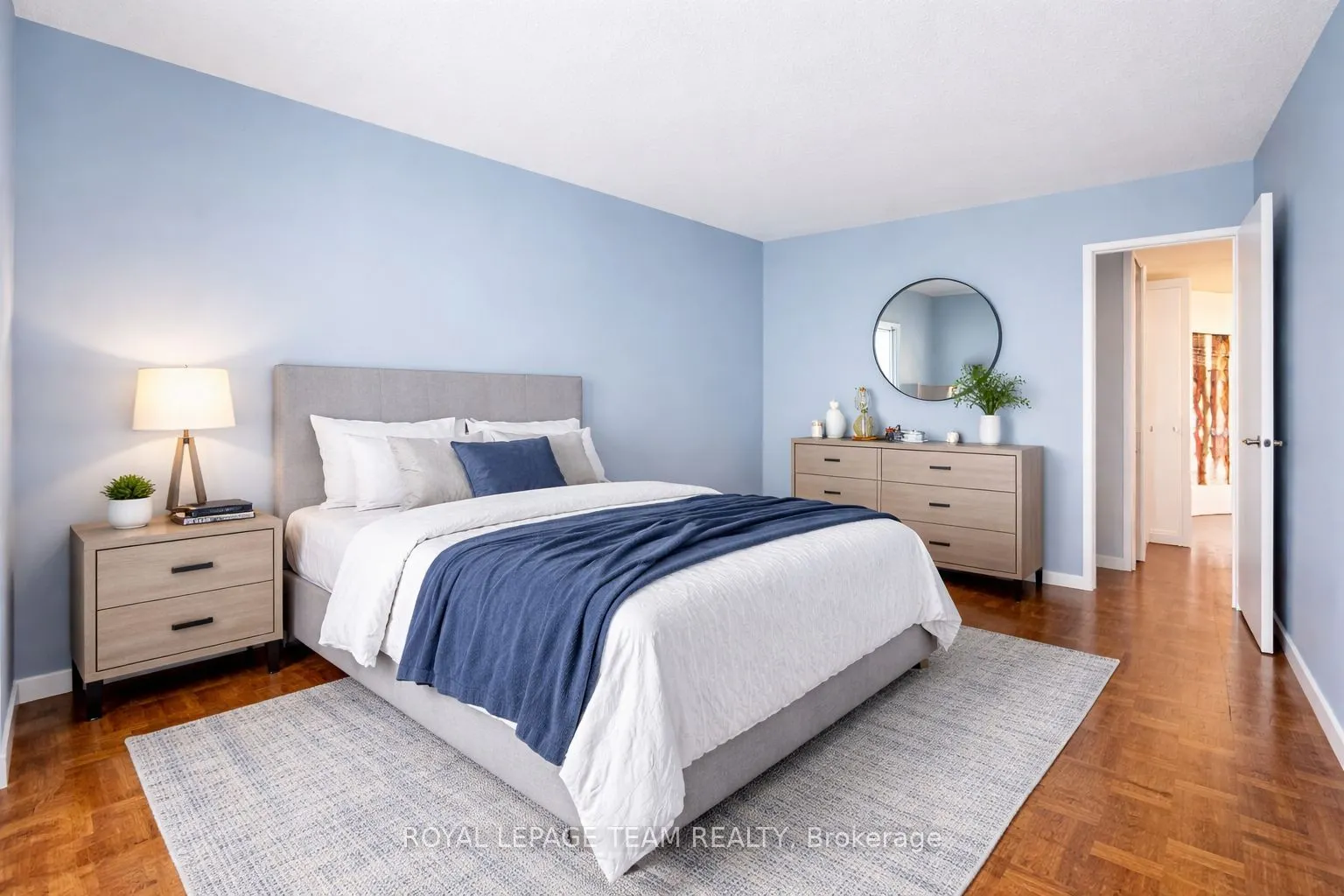 40 Arthur Street E #1004