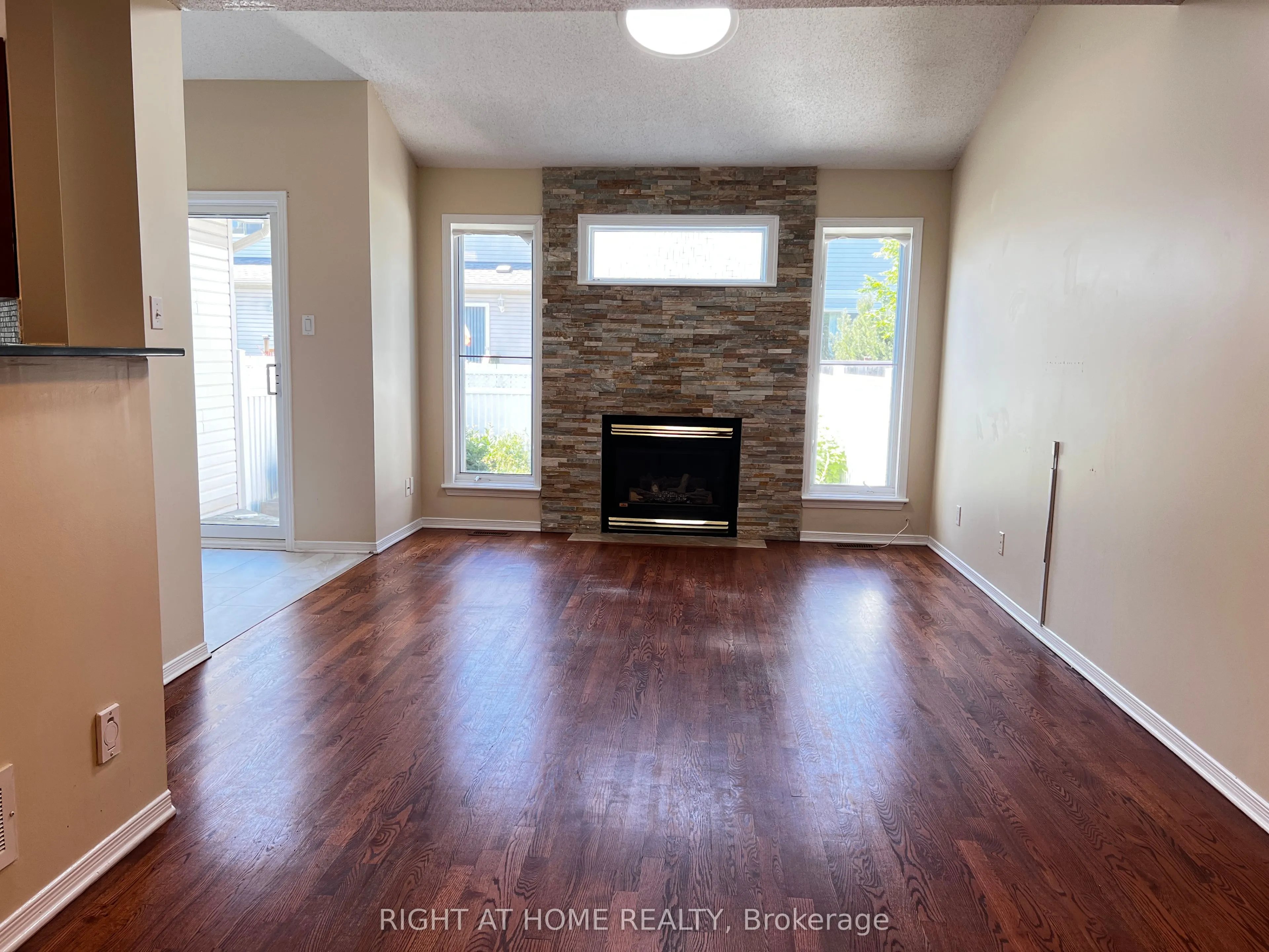 1741 Jobin Crescent