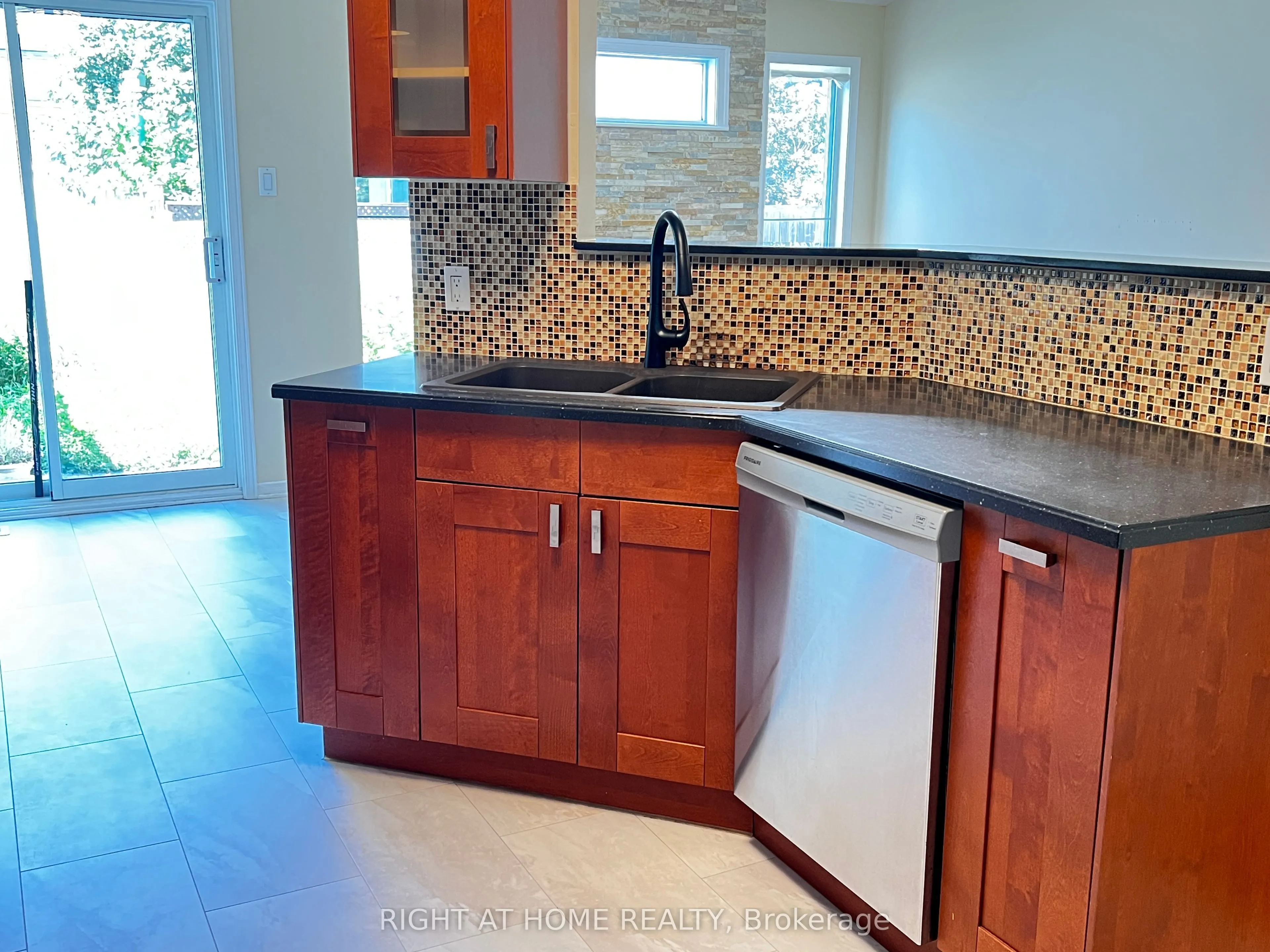 1741 Jobin Crescent