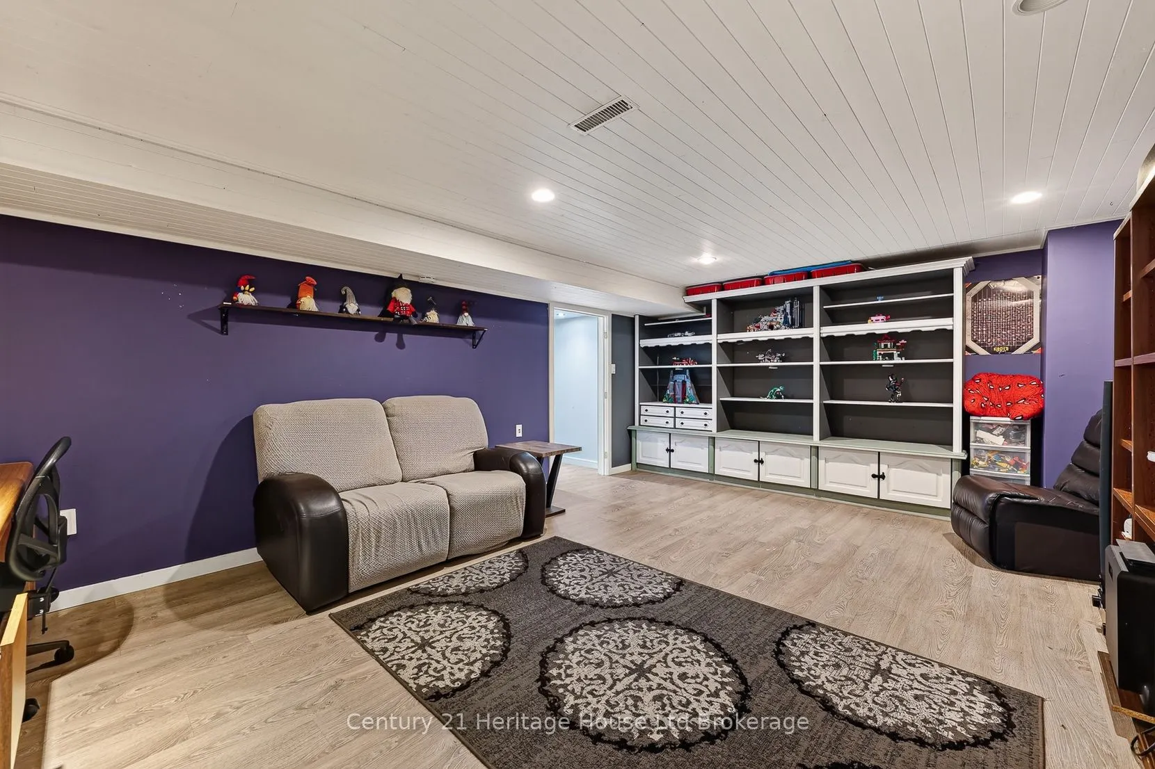 105 Concession Street W