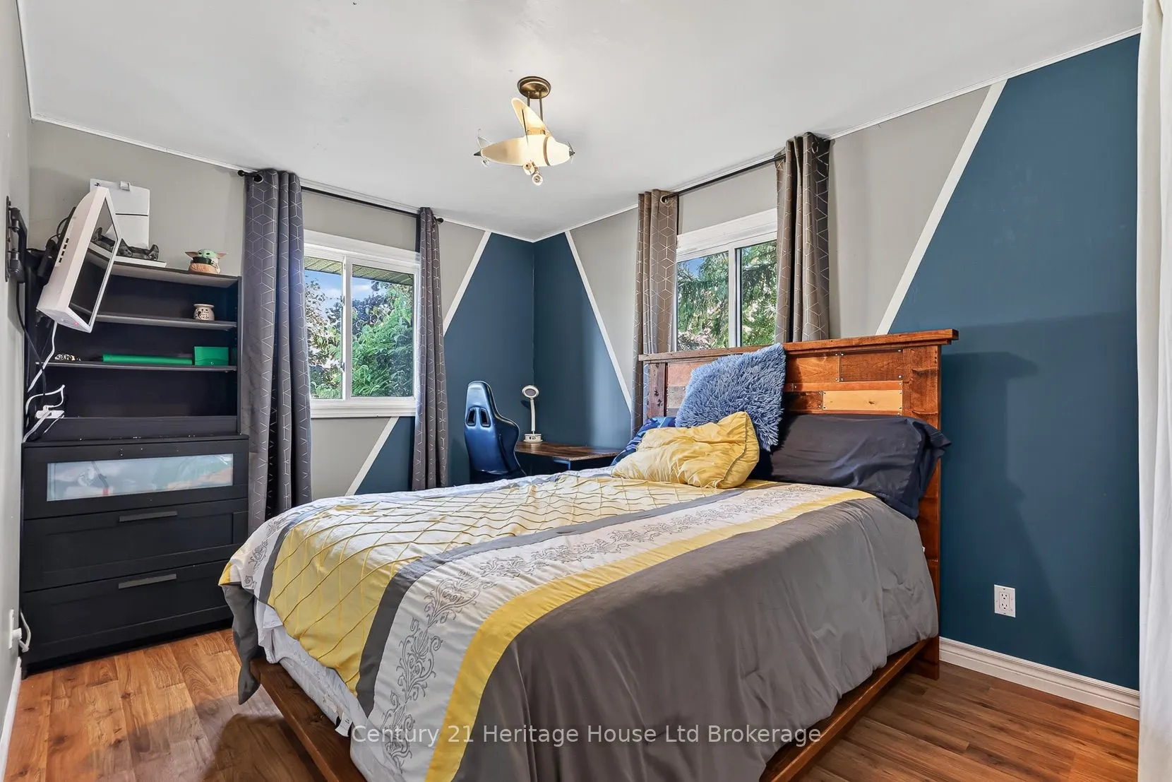 105 Concession Street W