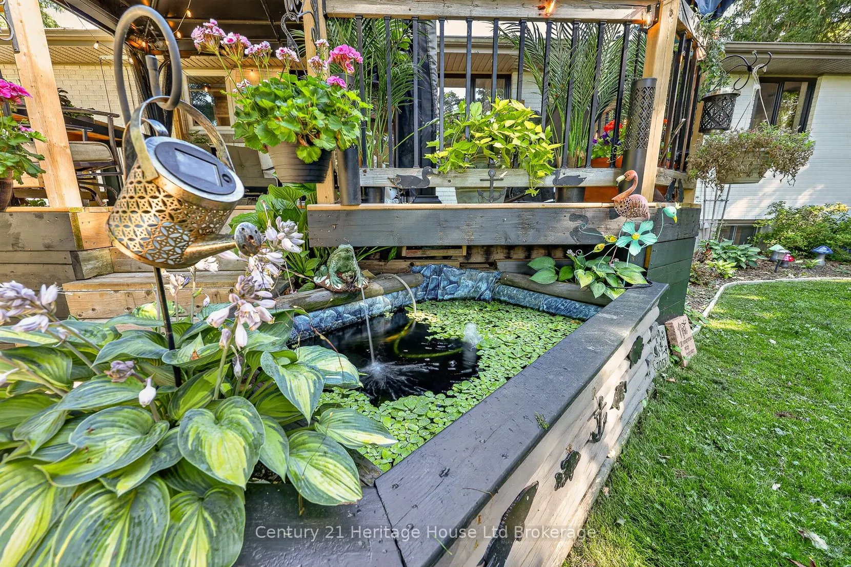 105 Concession Street W