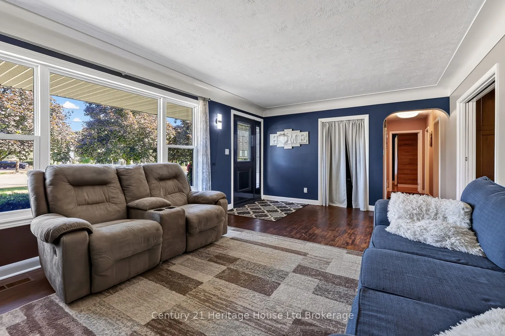 105 Concession Street W