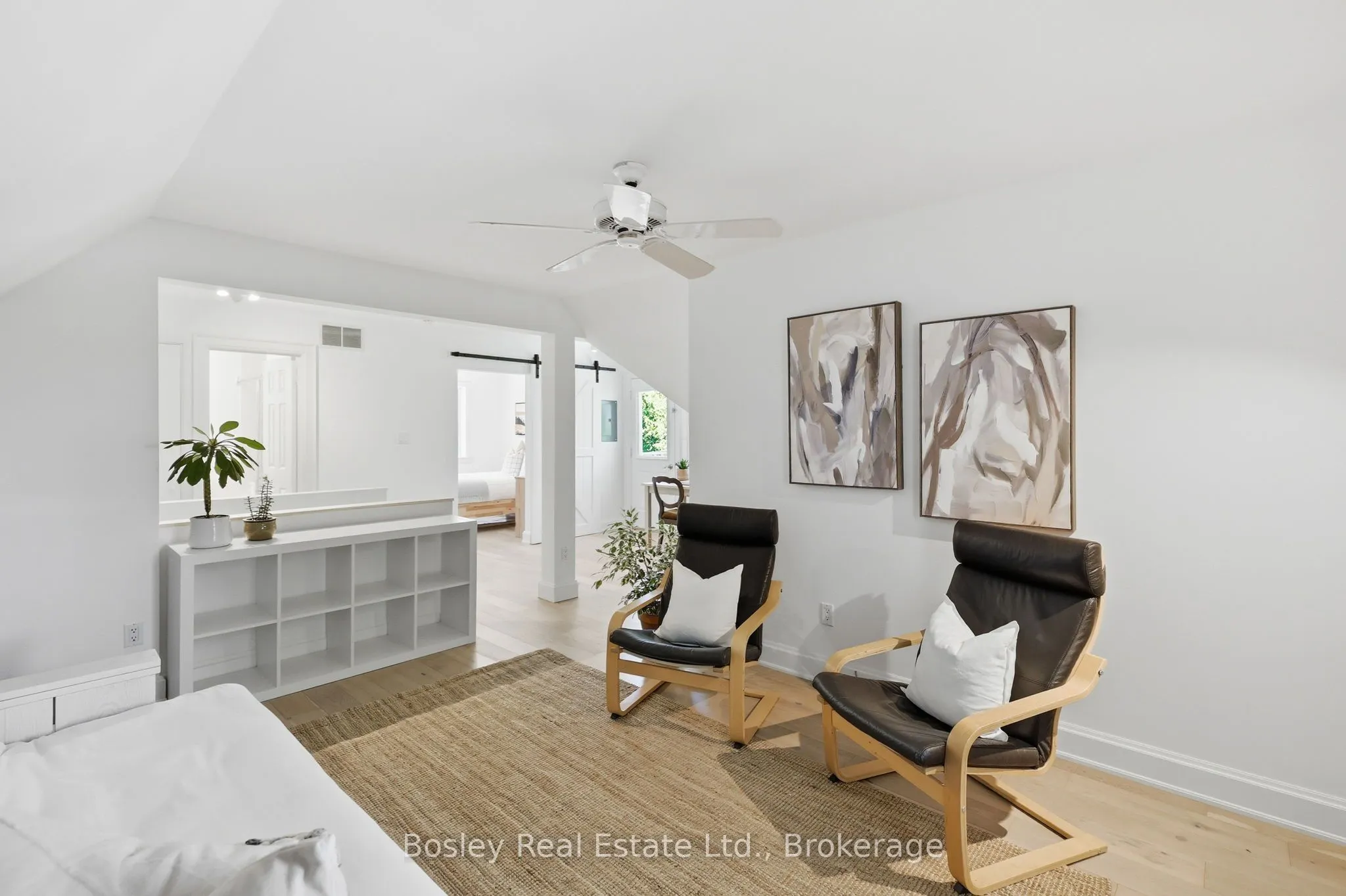 164 Bay Street W