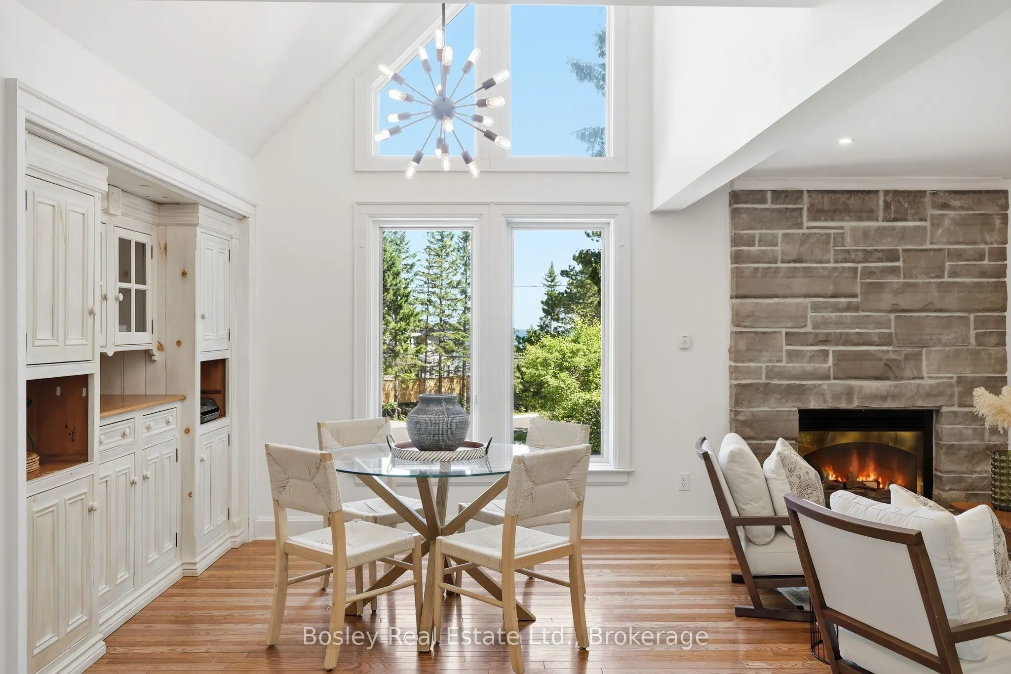 164 Bay Street W