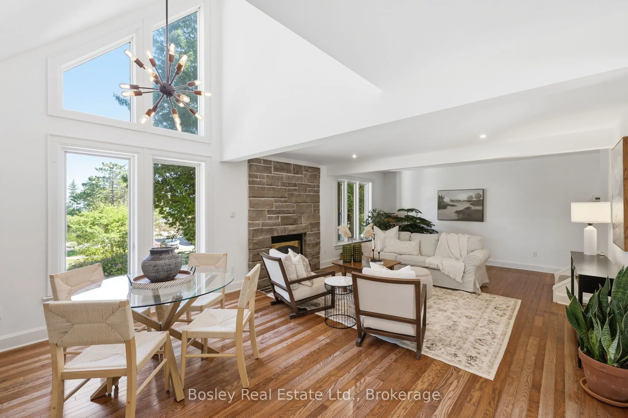 164 Bay Street W