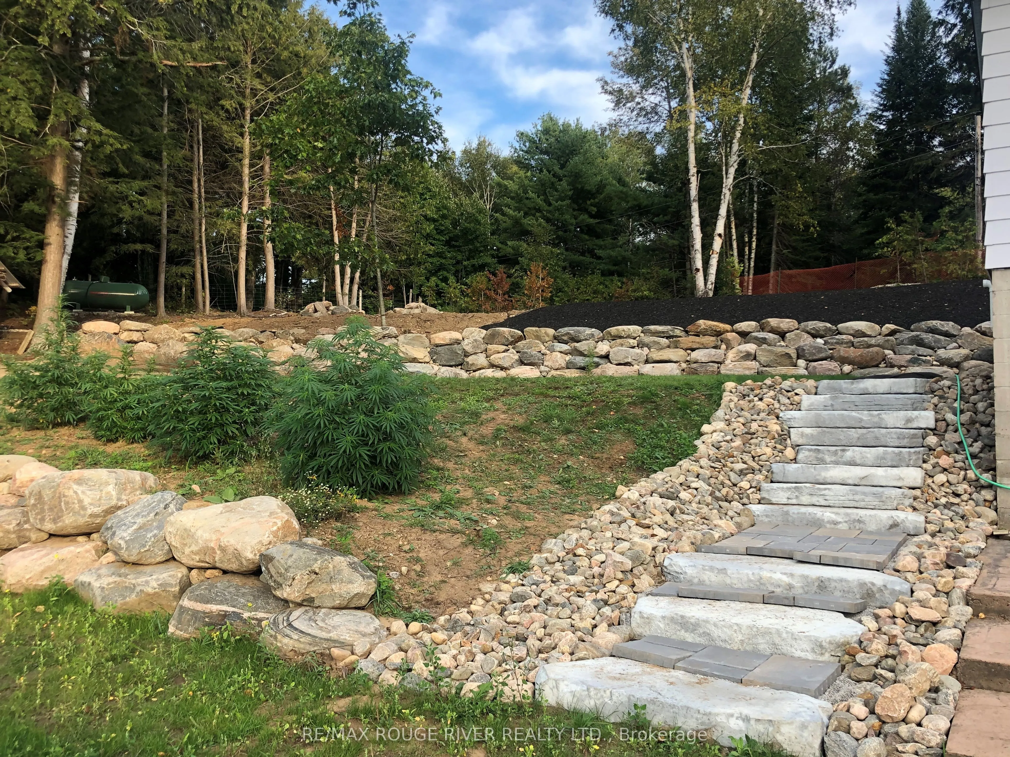 1087 Lagoon Road