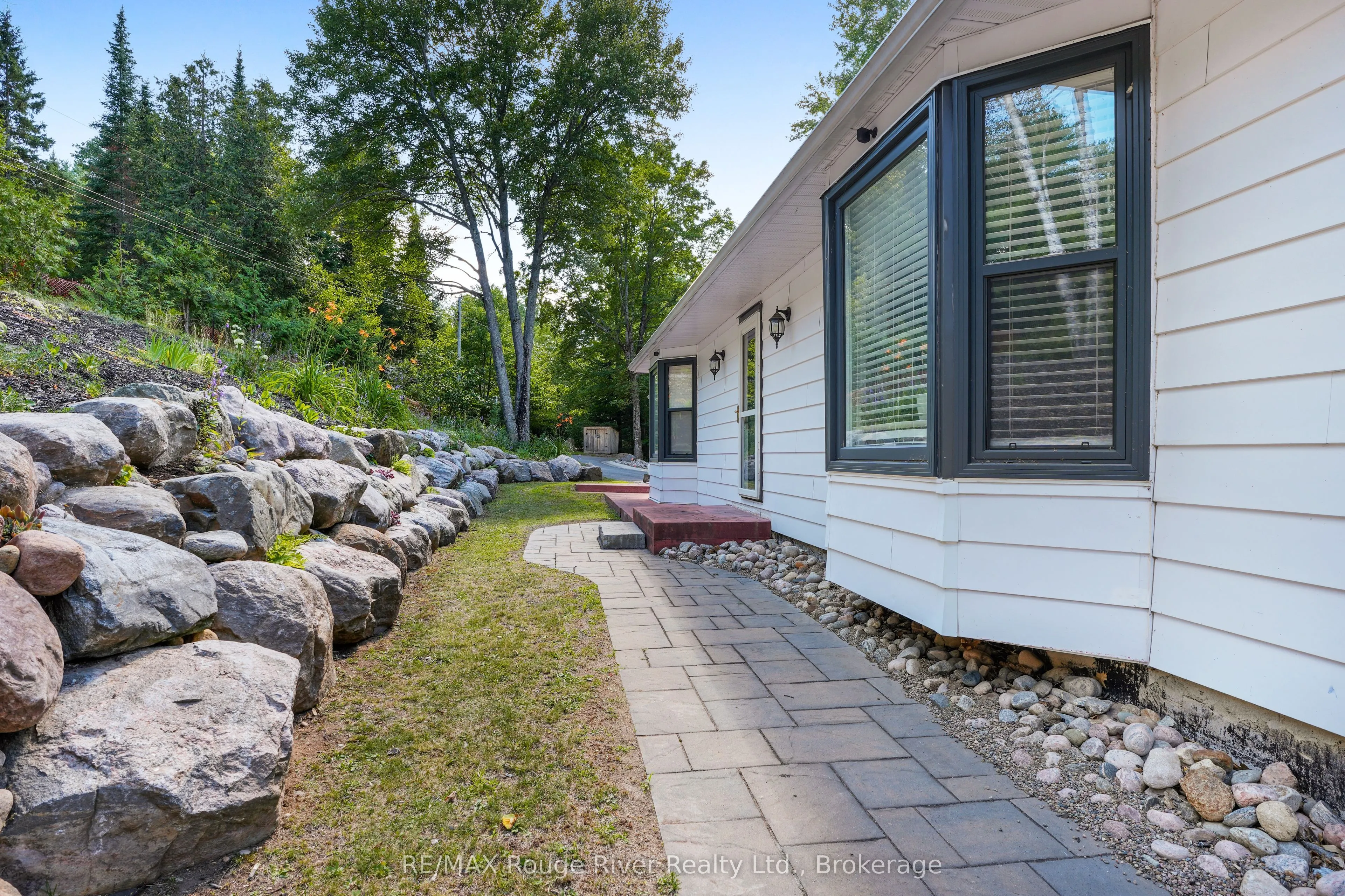 1087 Lagoon Road