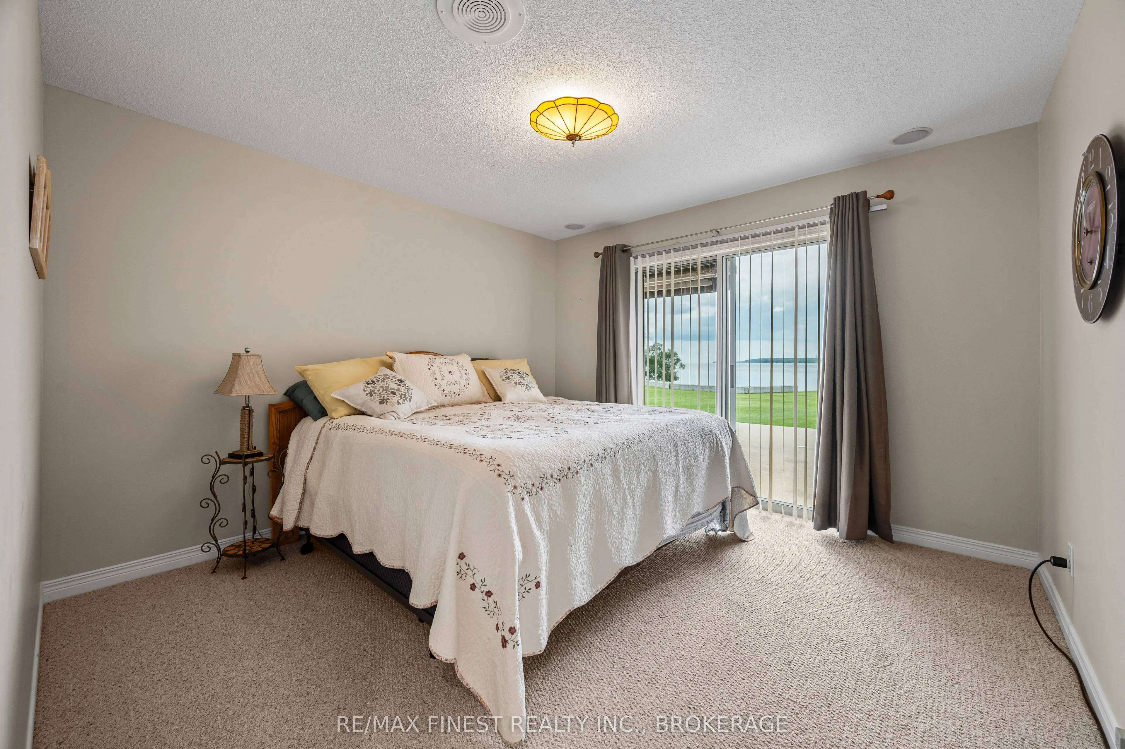 32 Howe Island Drive