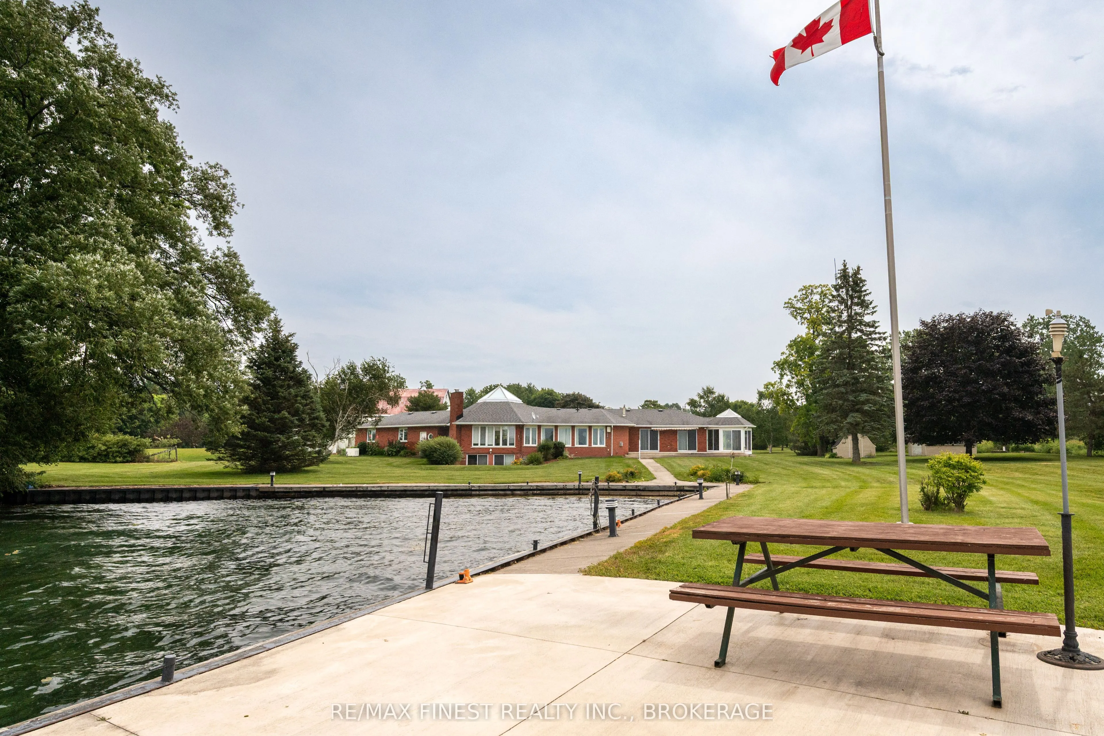 32 Howe Island Drive