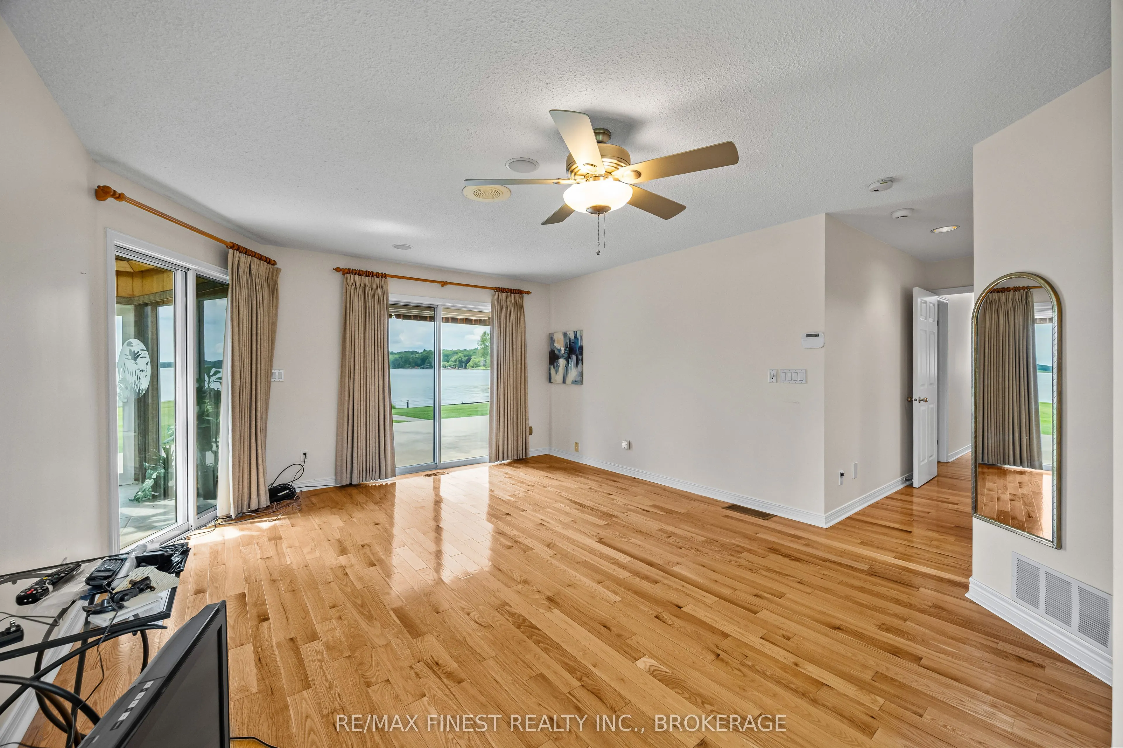 32 Howe Island Drive