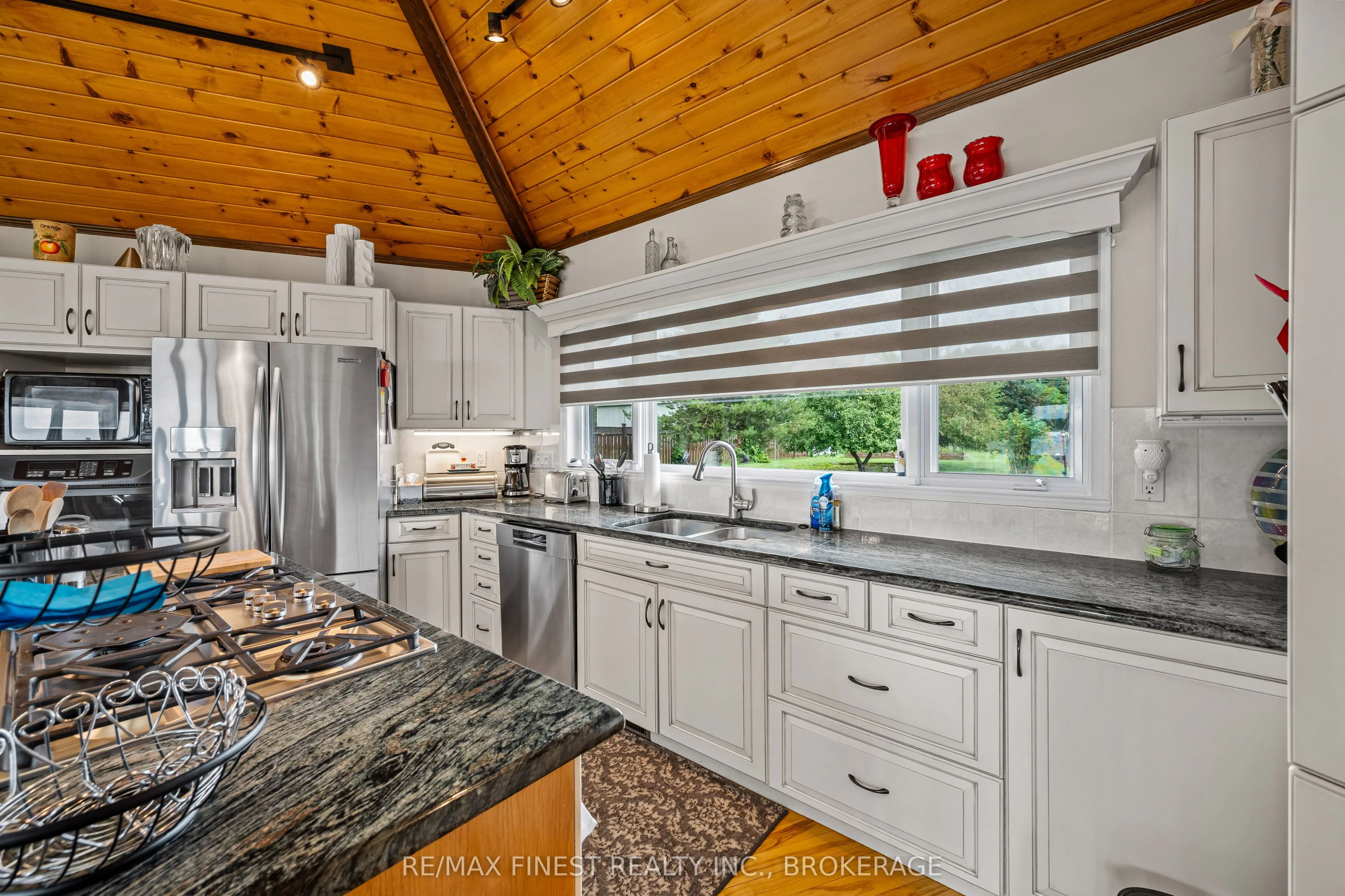 32 Howe Island Drive