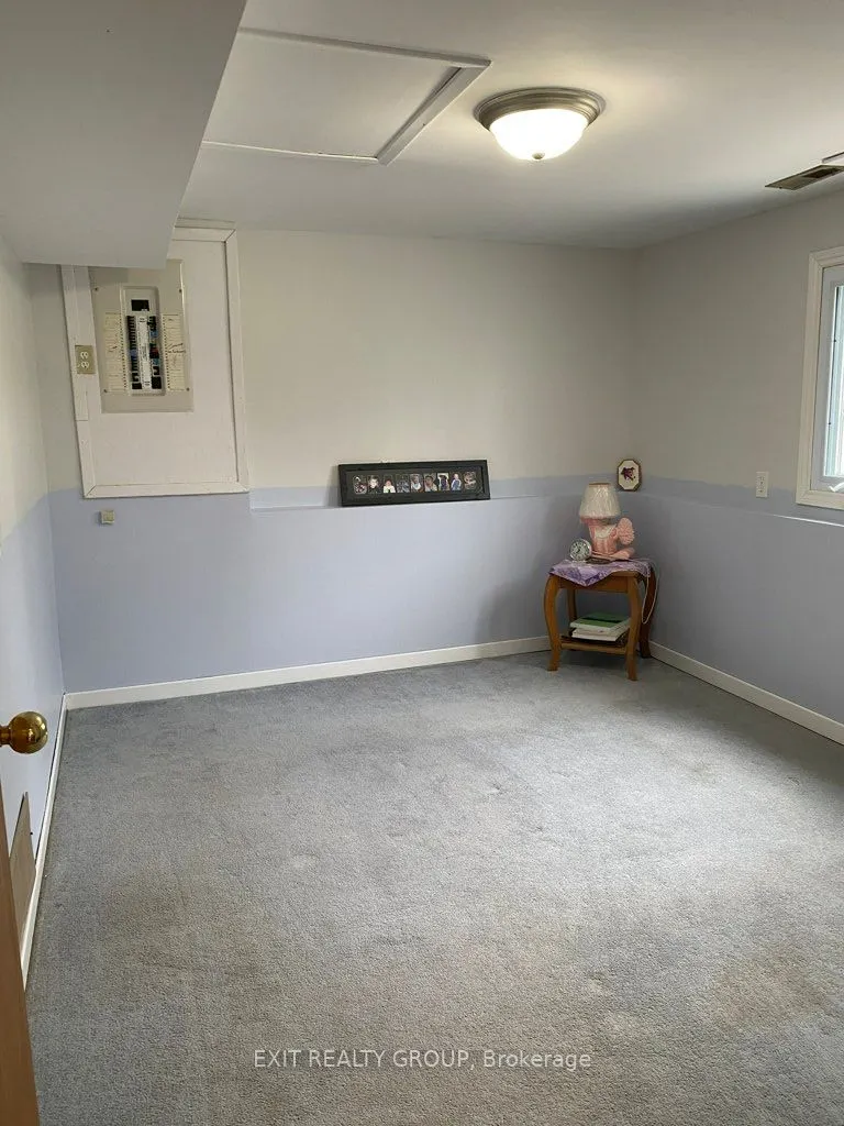 87 Bernard Long Road