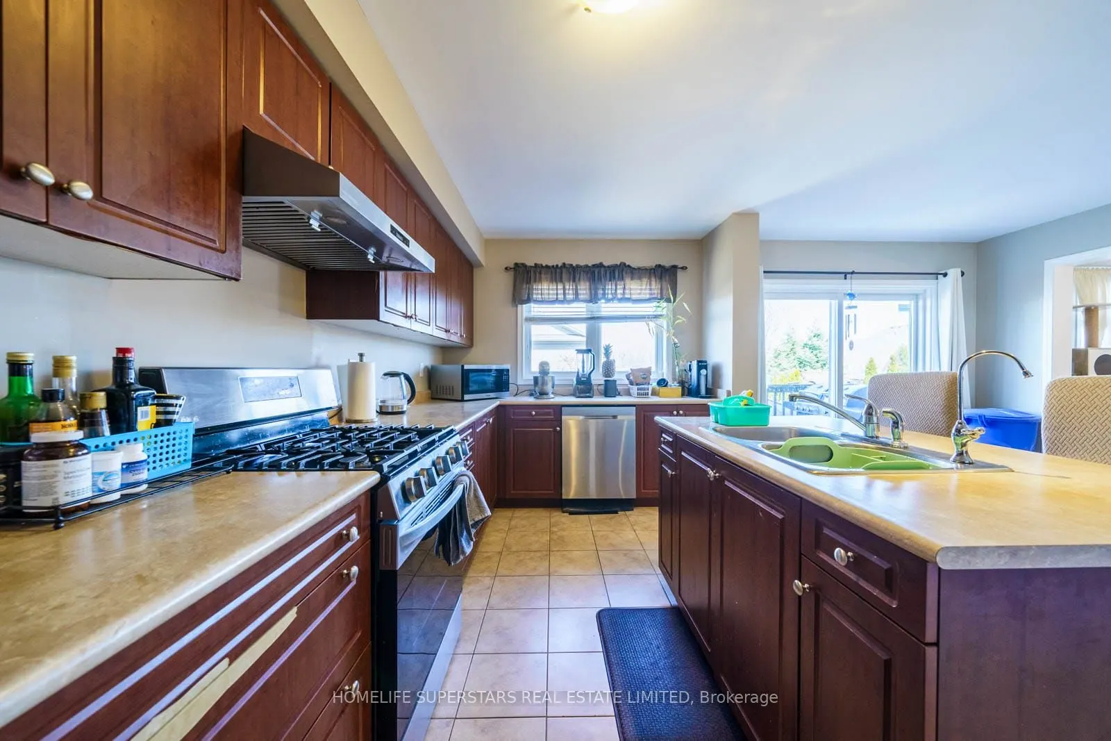 84 Lambert Crescent