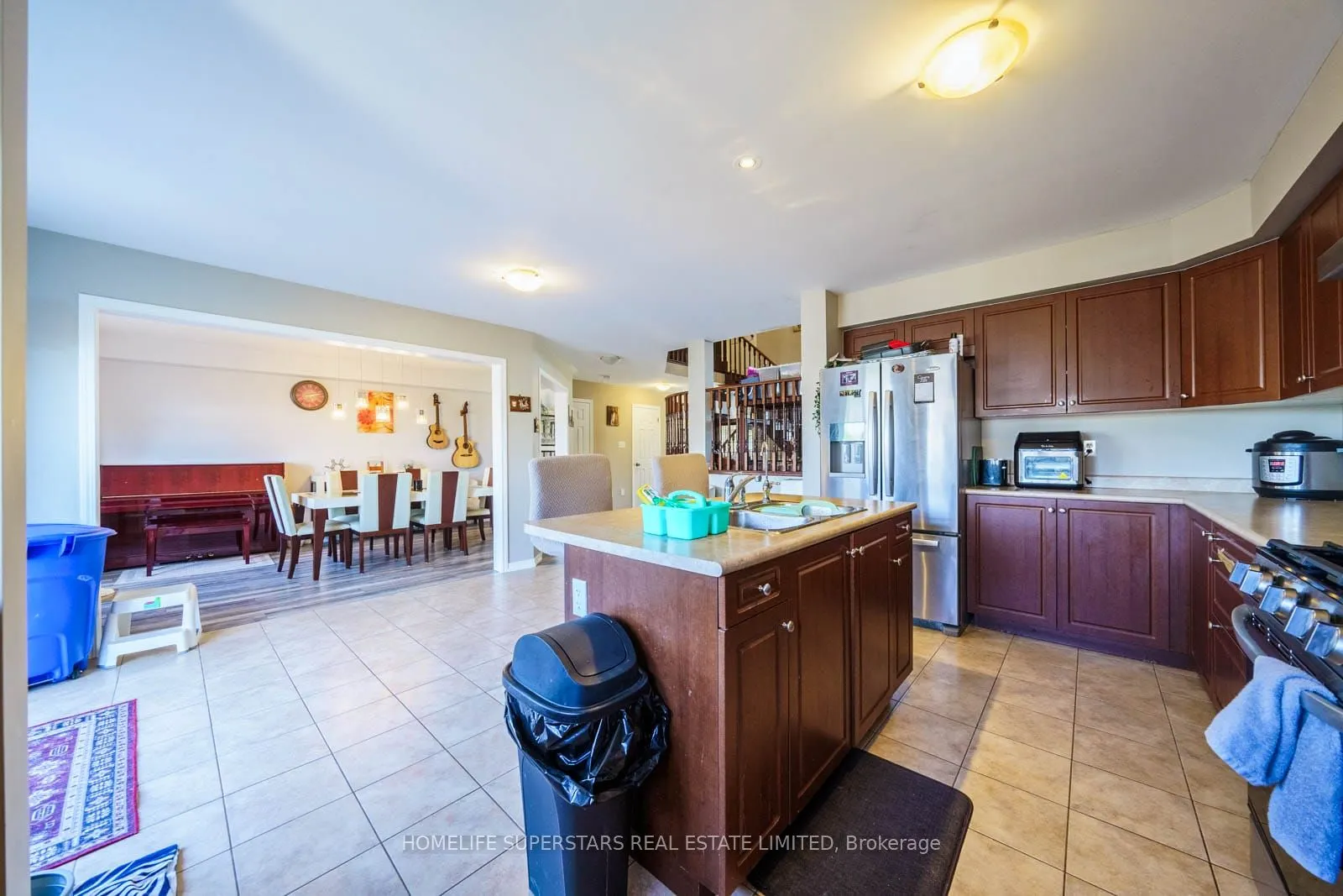 84 Lambert Crescent