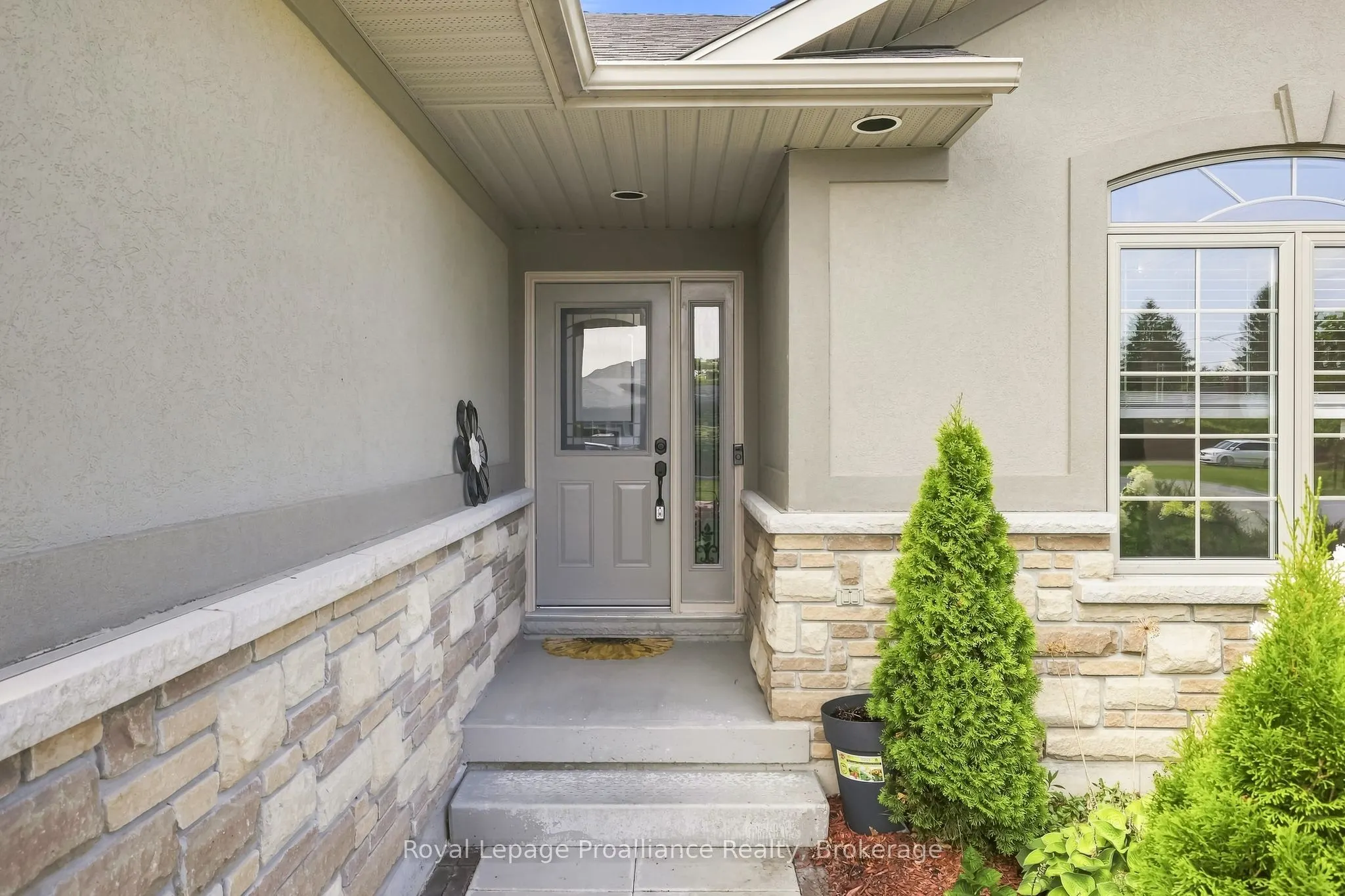 39 Lakewood Crescent