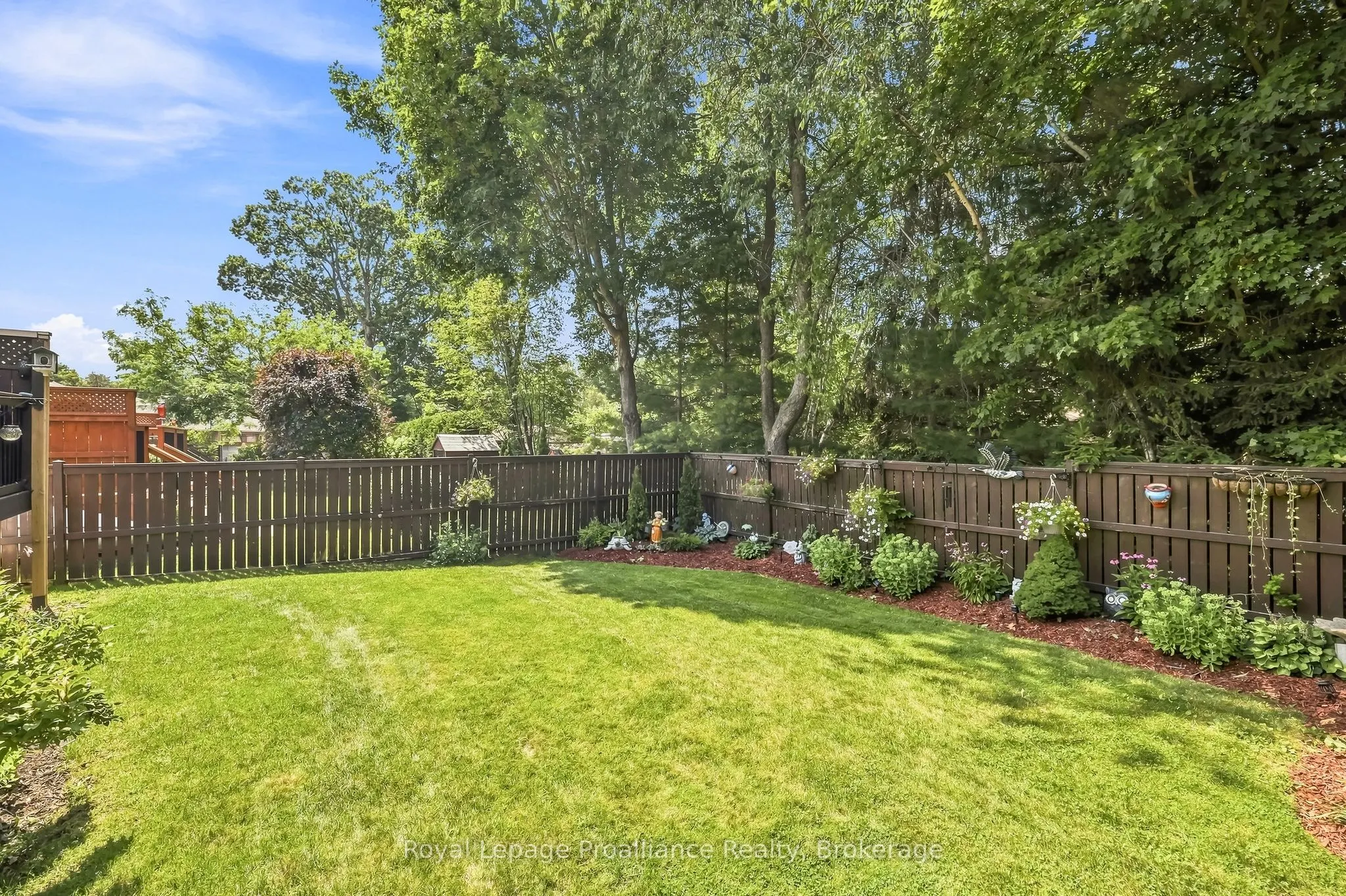 39 Lakewood Crescent