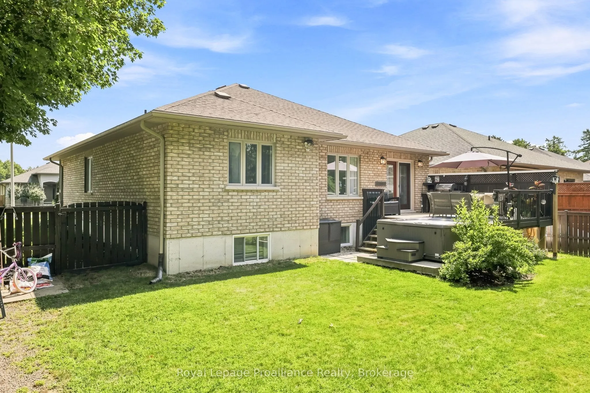 39 Lakewood Crescent