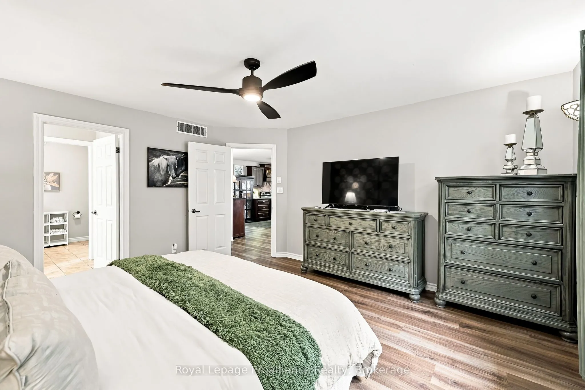 39 Lakewood Crescent