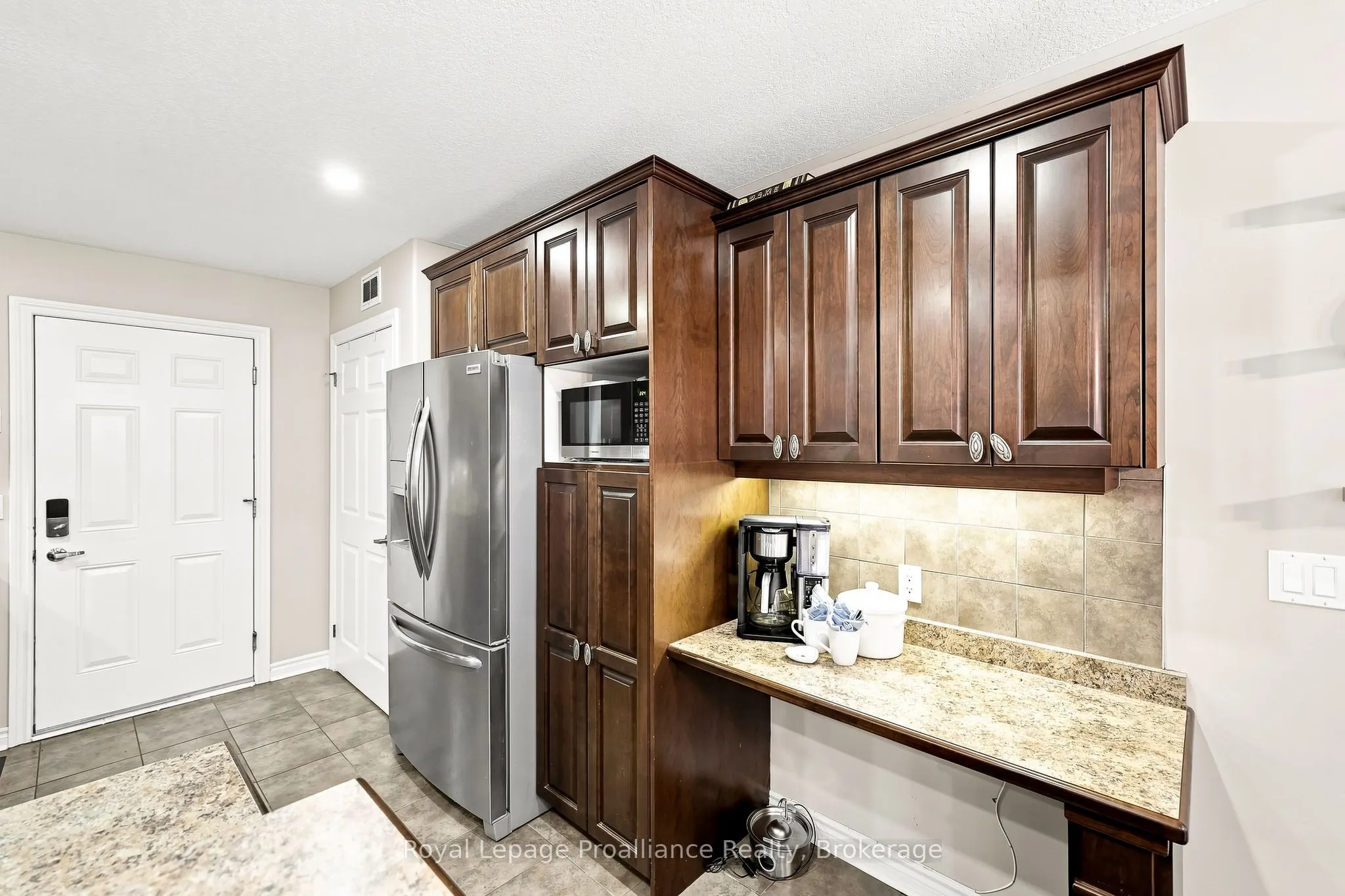 39 Lakewood Crescent