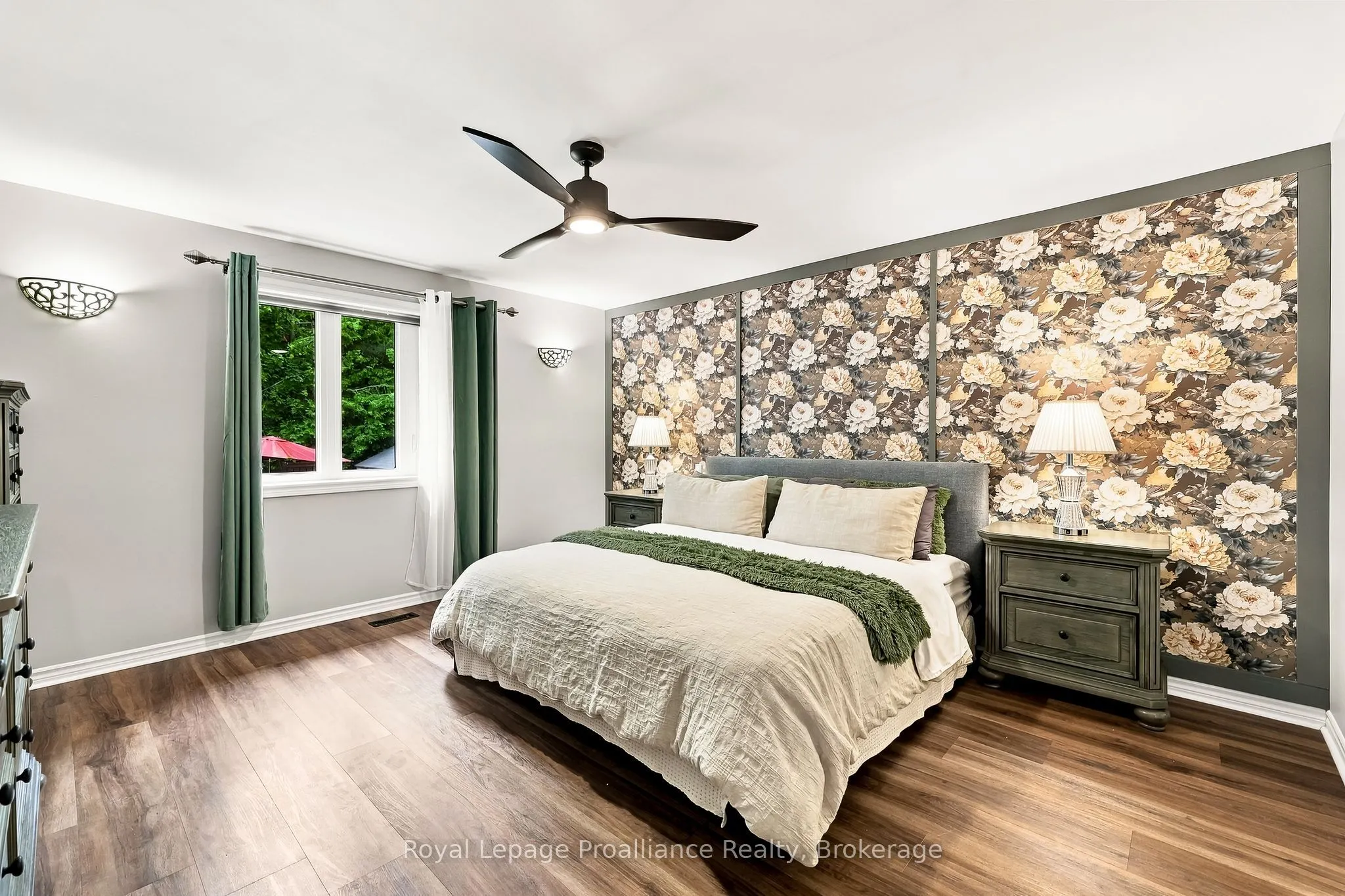 39 Lakewood Crescent