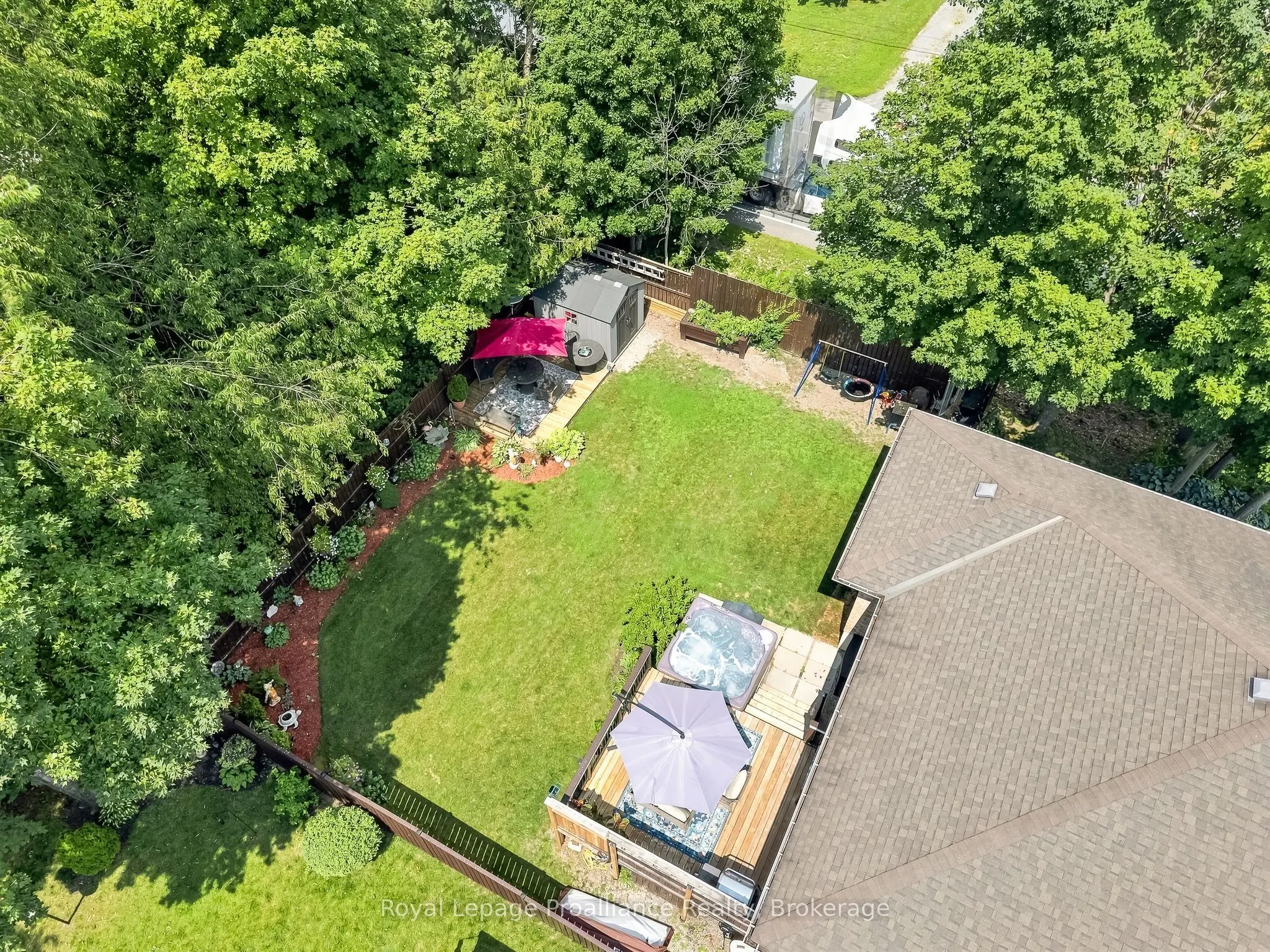 39 Lakewood Crescent