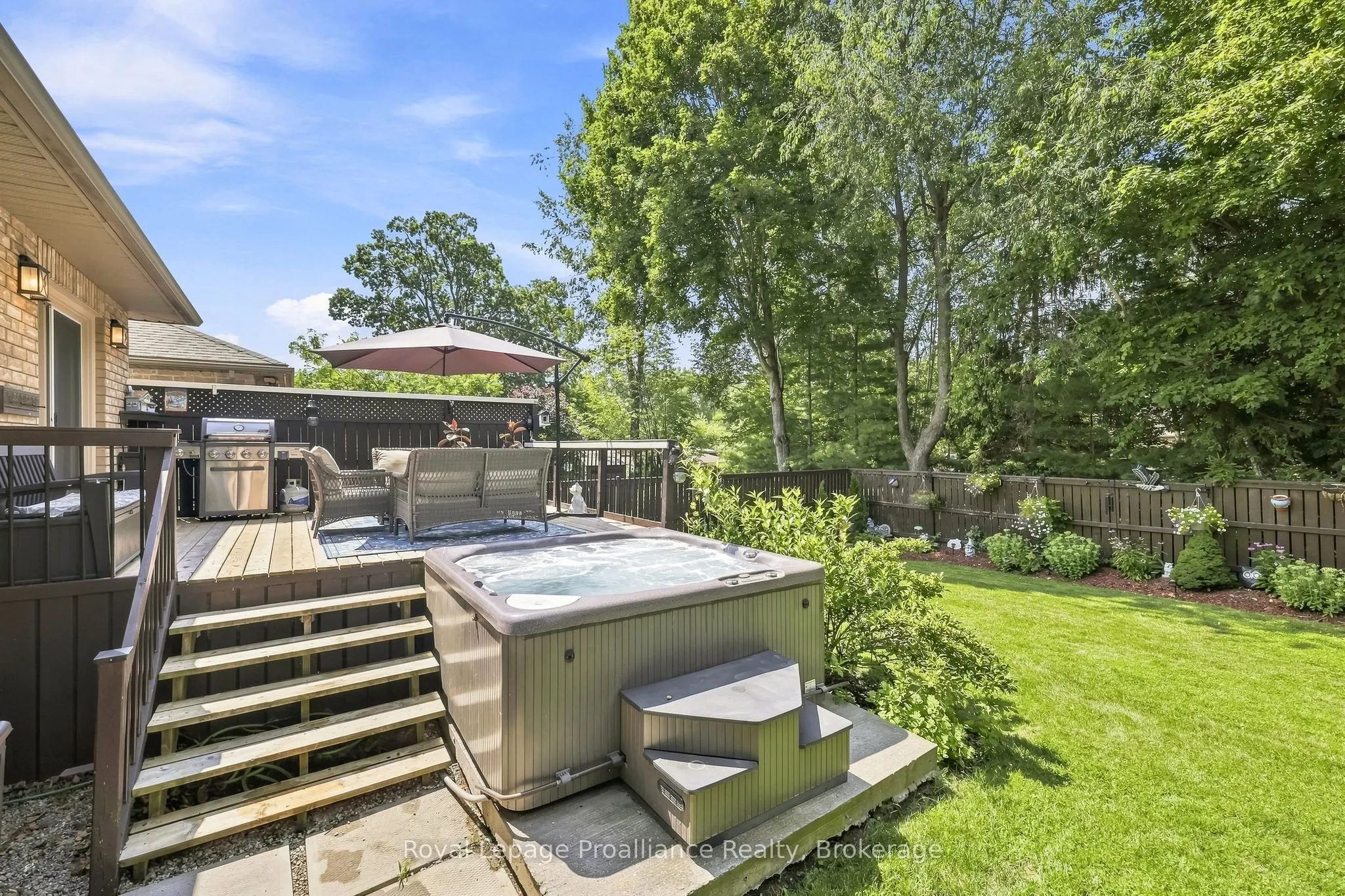 39 Lakewood Crescent