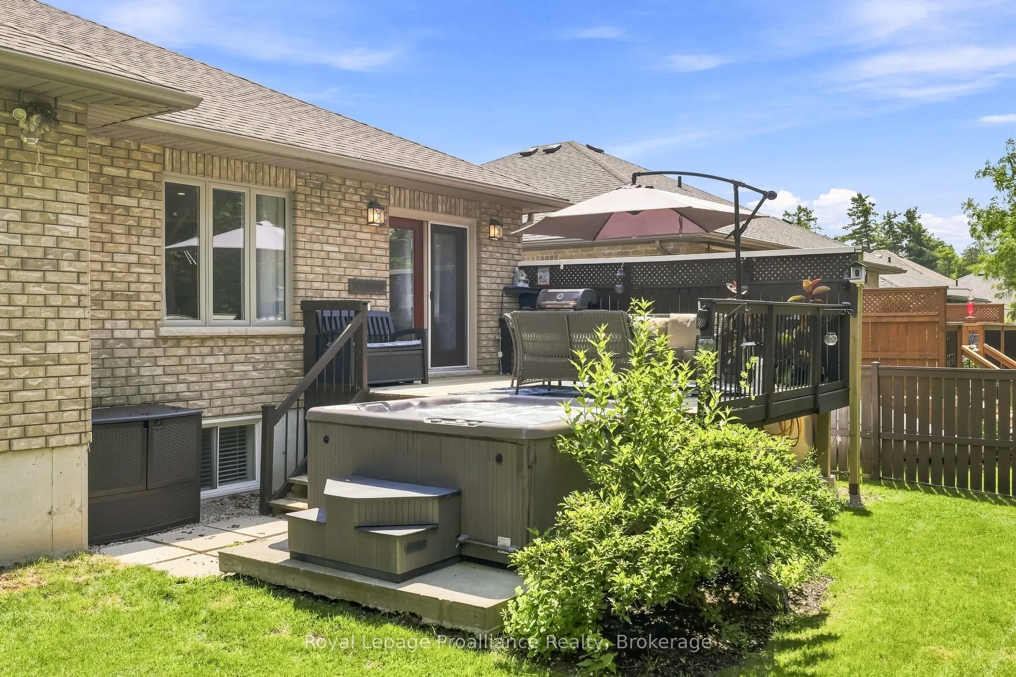 39 Lakewood Crescent