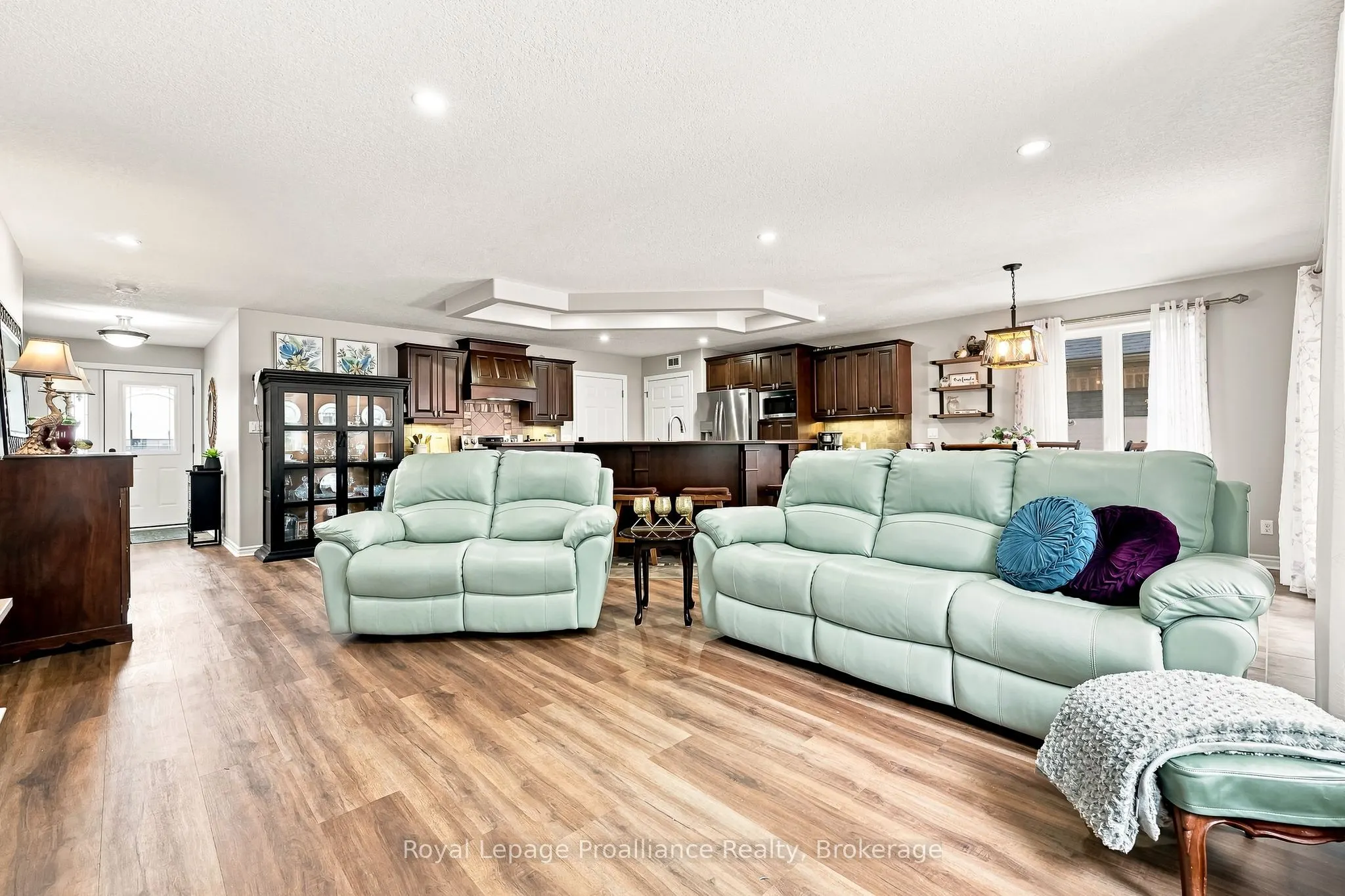 39 Lakewood Crescent