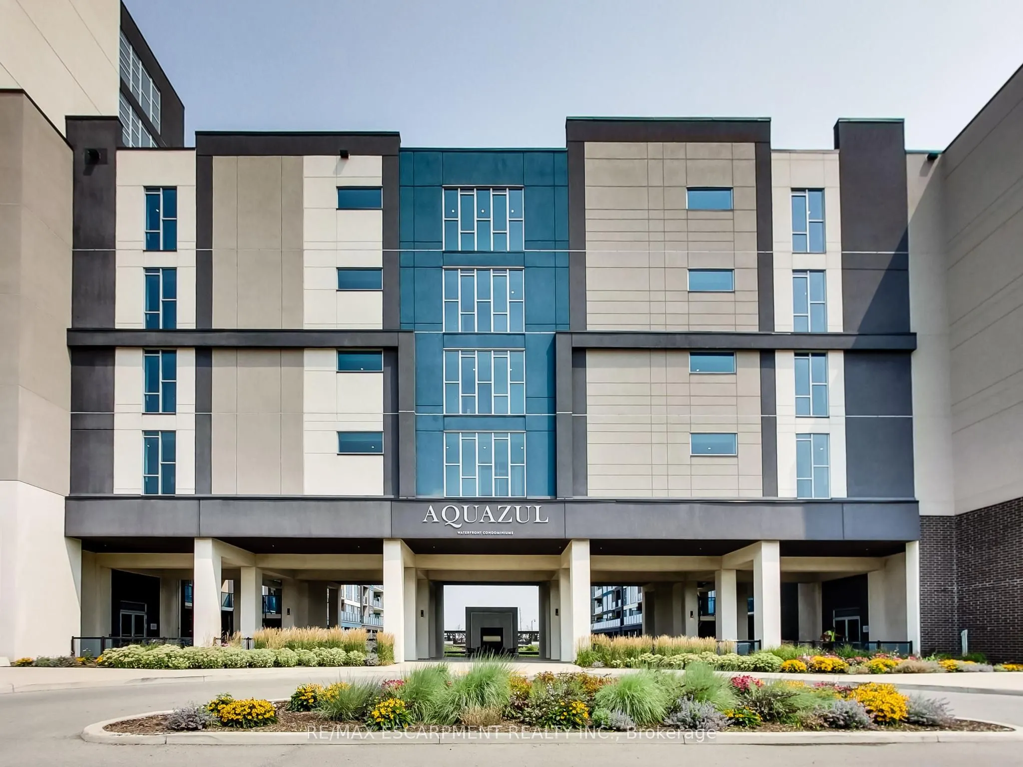16 Concord Place #318