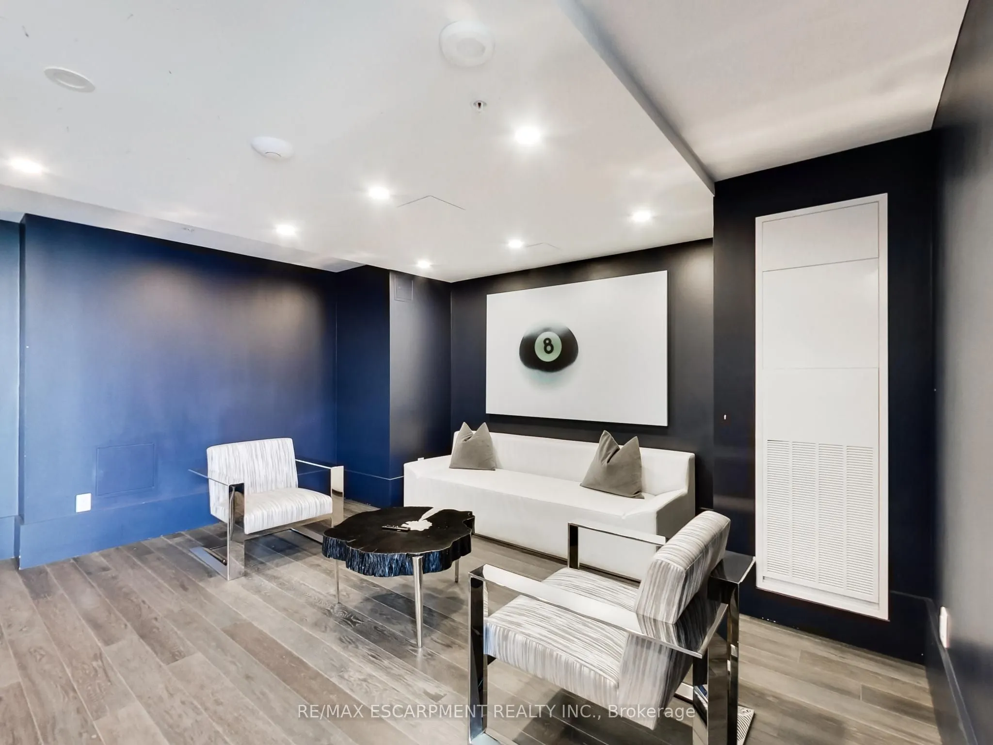 16 Concord Place #318
