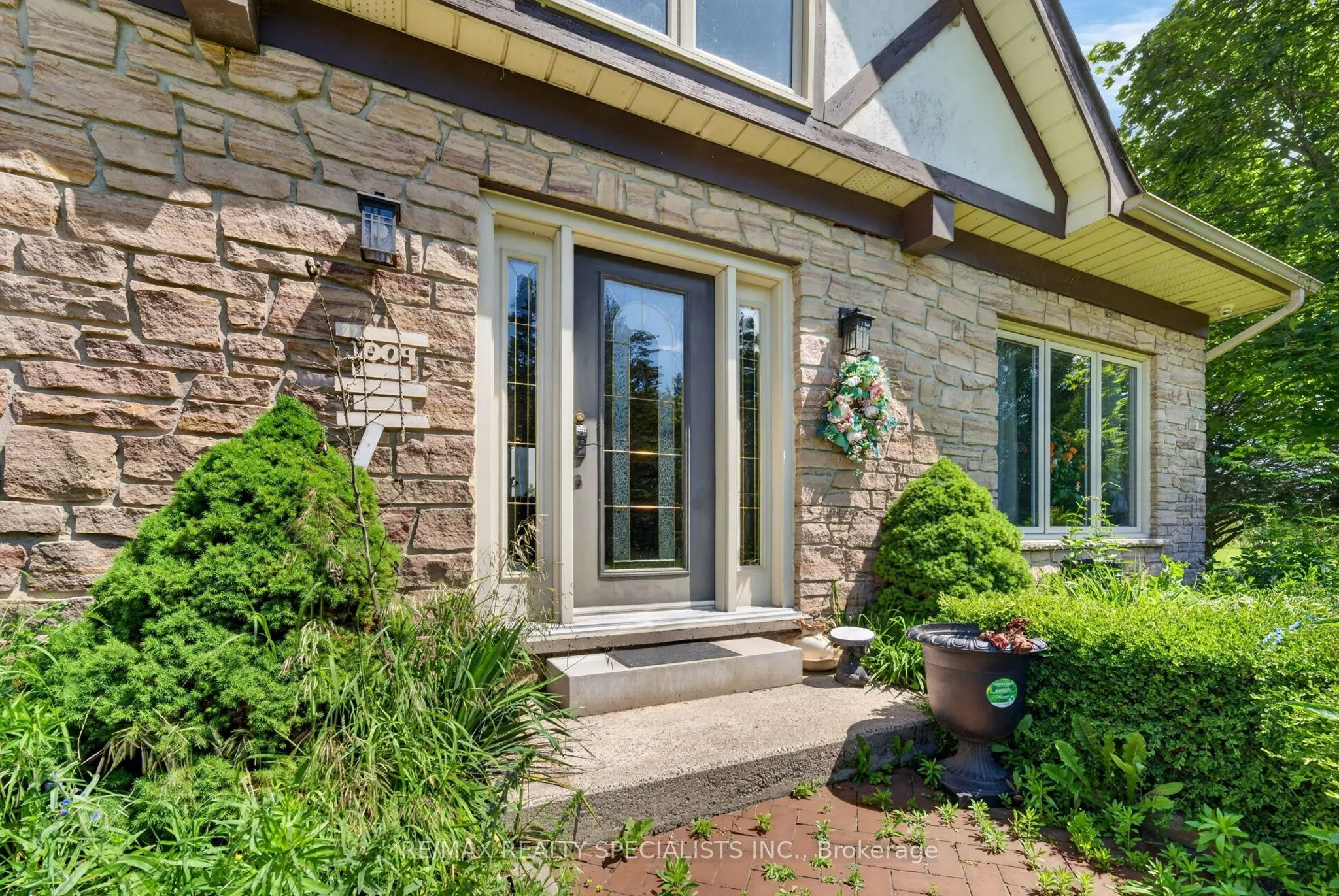 120 North Shore Road