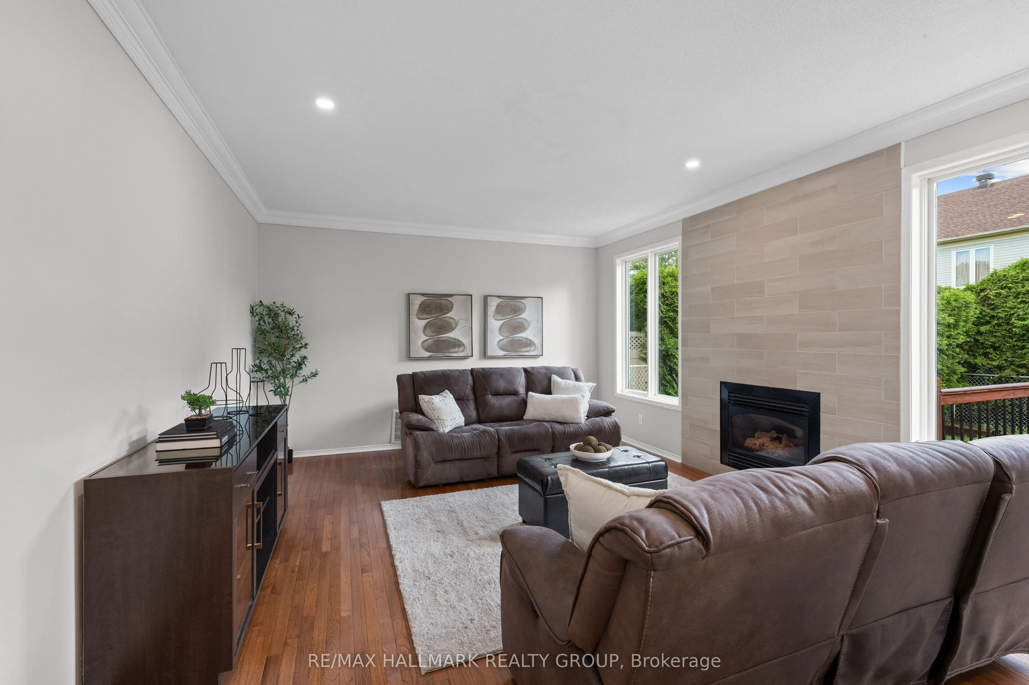 2104 Sandy Oaks Drive