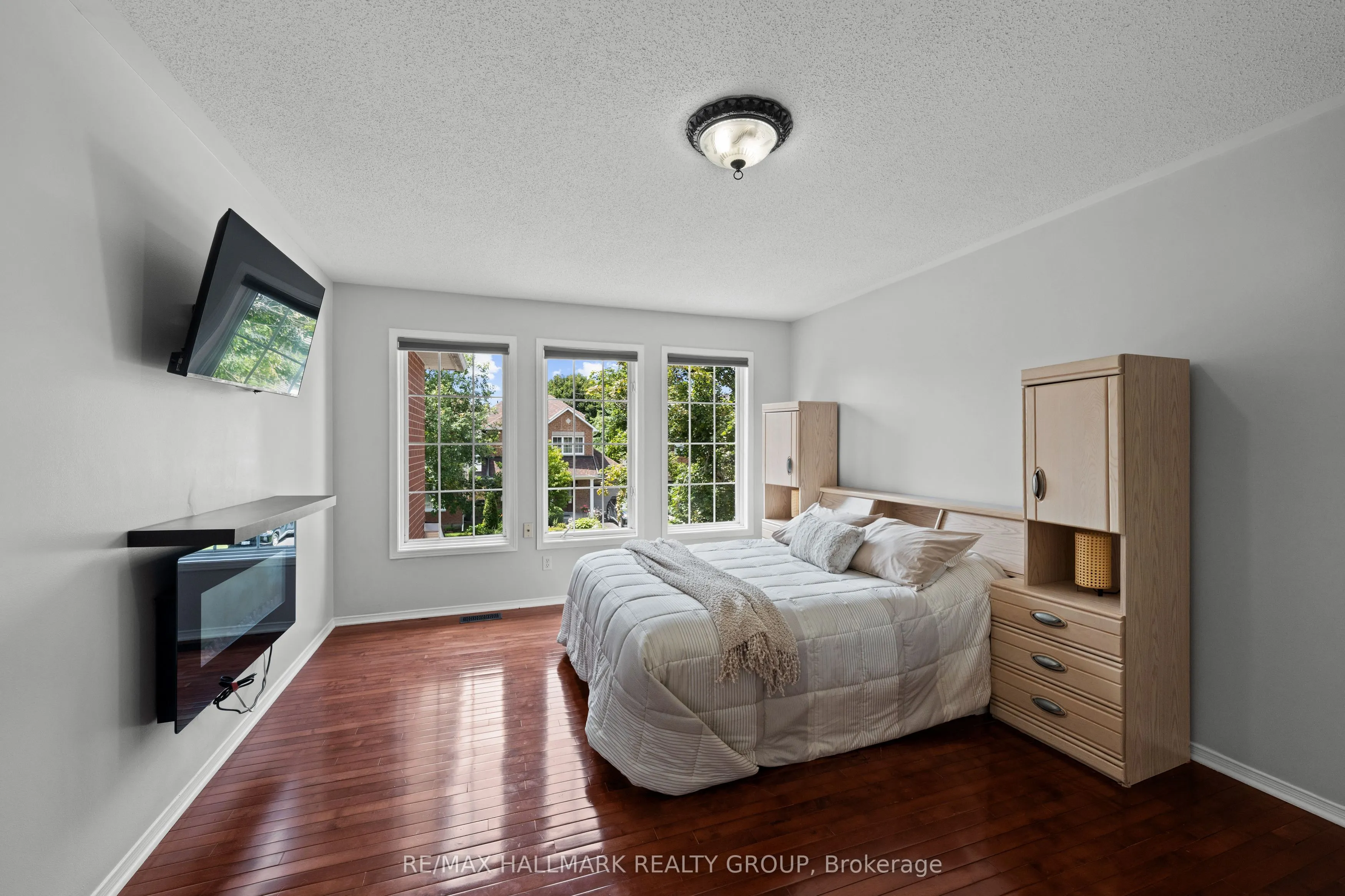 2104 Sandy Oaks Drive