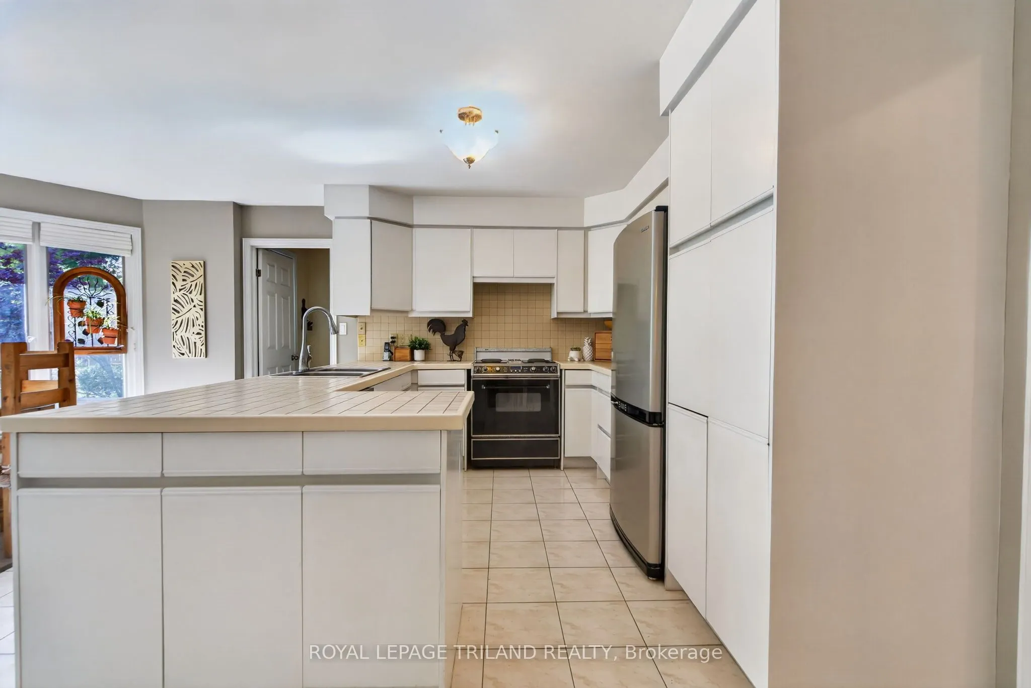 83 BLACKBURN Crescent