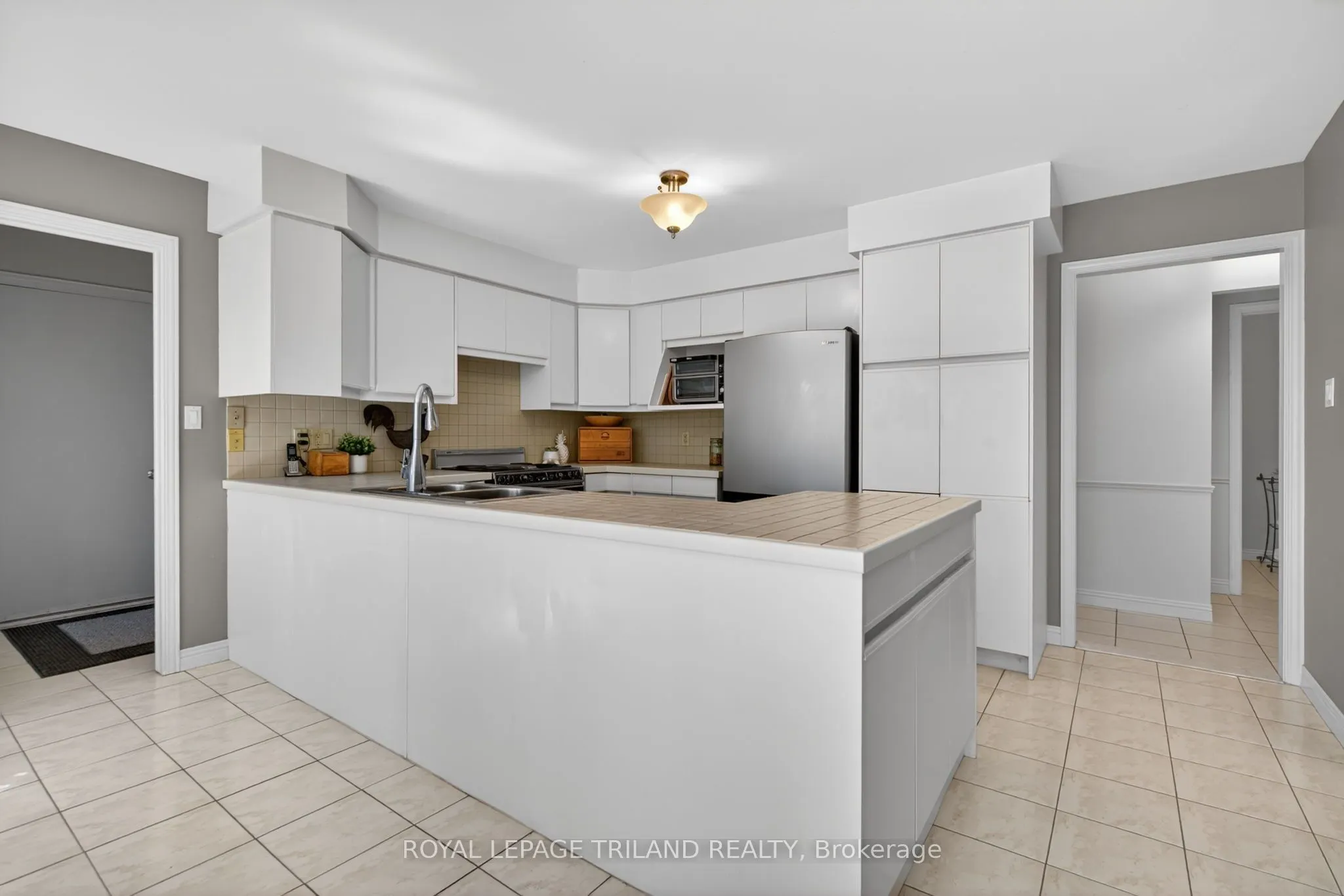 83 BLACKBURN Crescent
