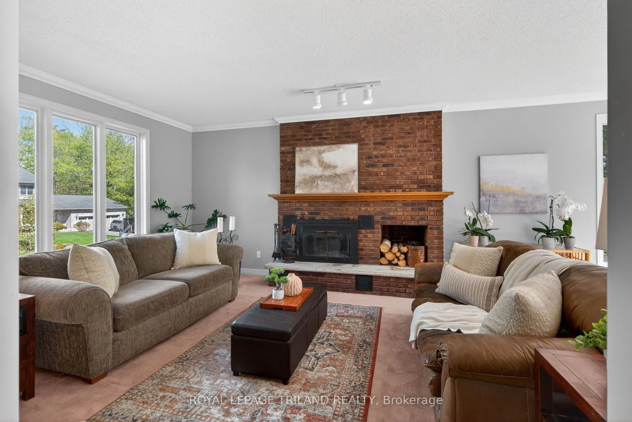 83 BLACKBURN Crescent