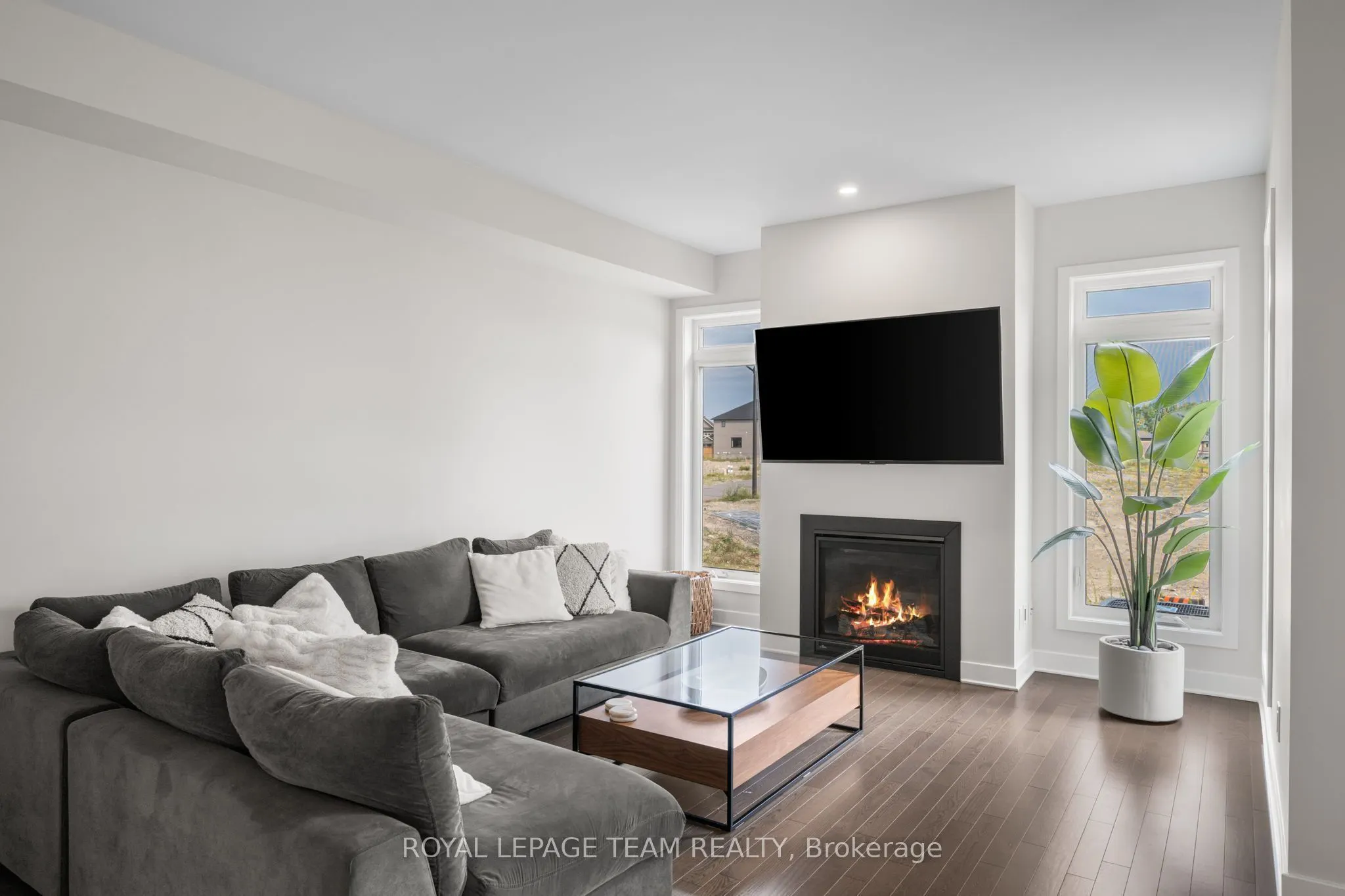 800 Solarium Avenue