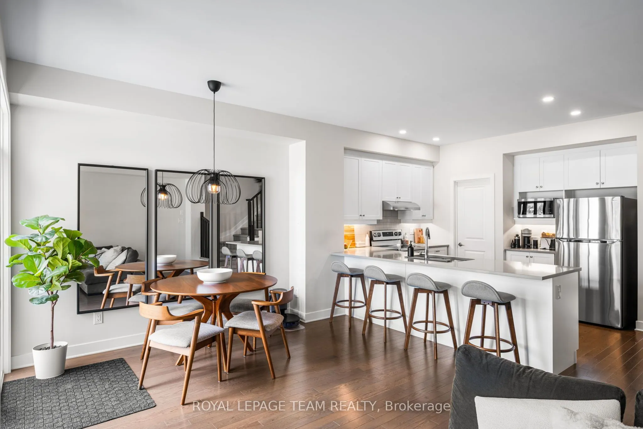 800 Solarium Avenue
