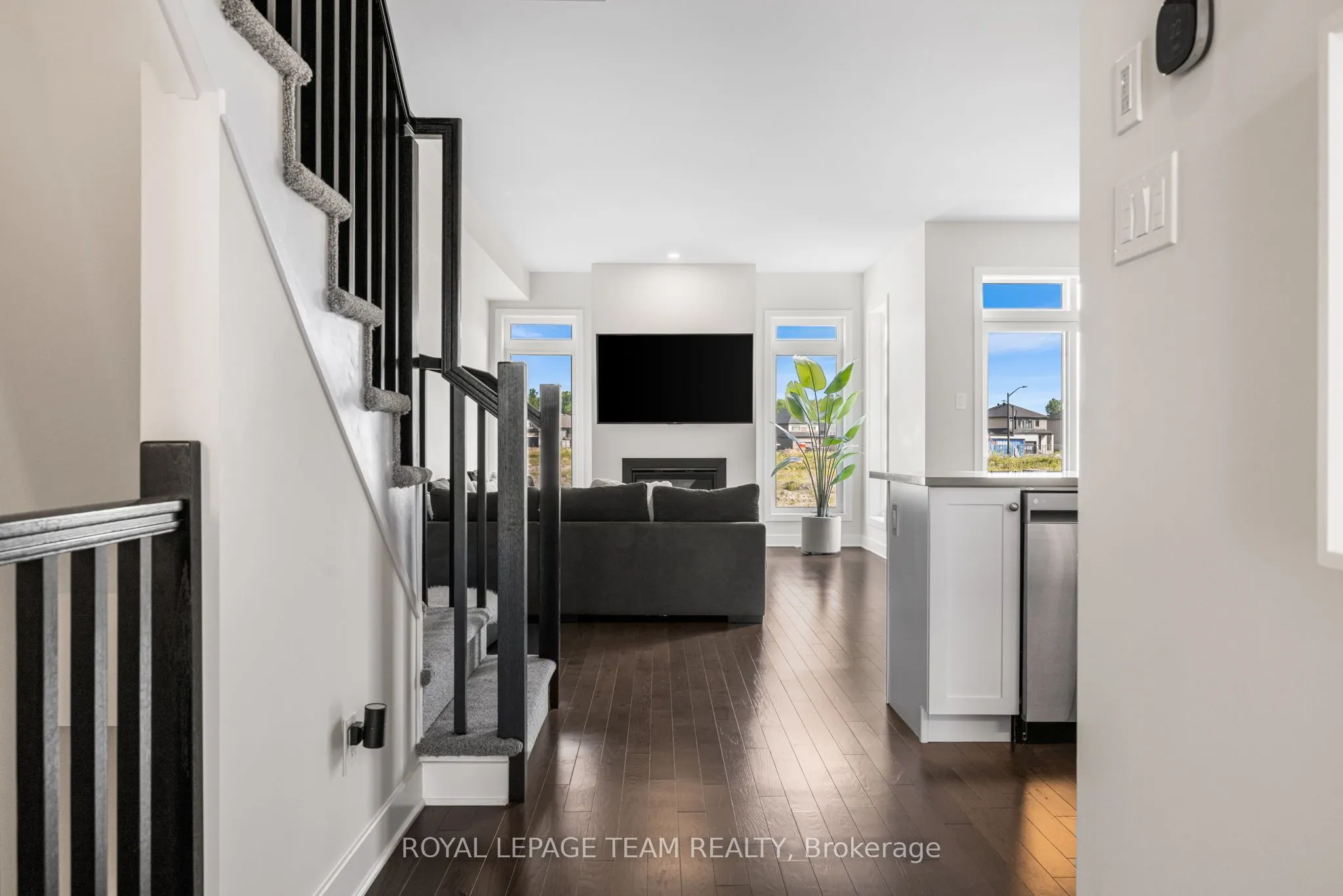 800 Solarium Avenue
