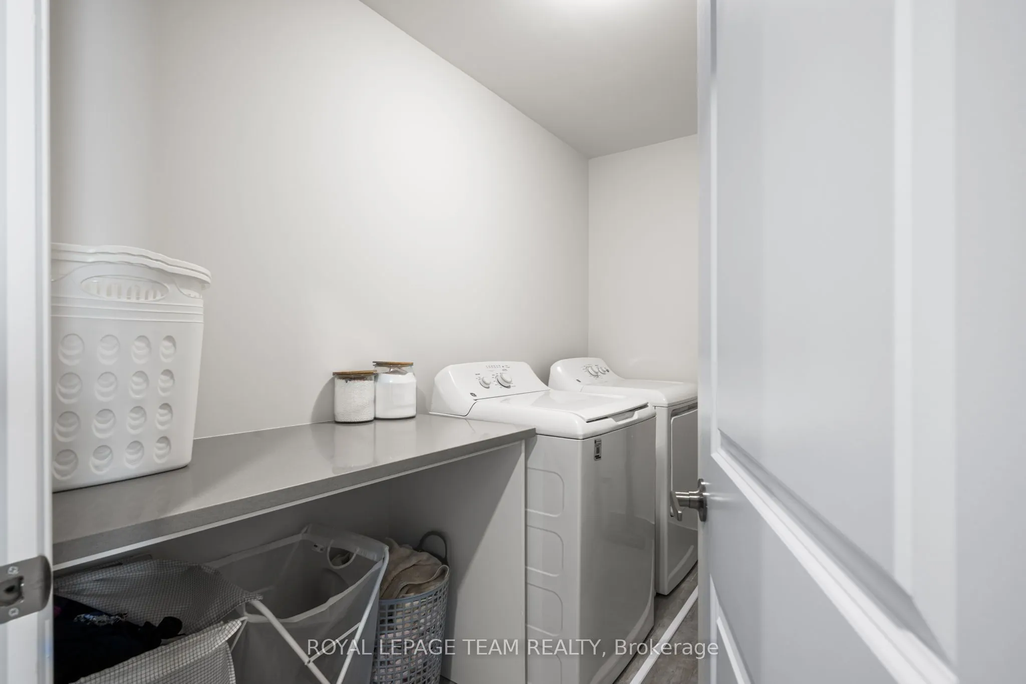 800 Solarium Avenue