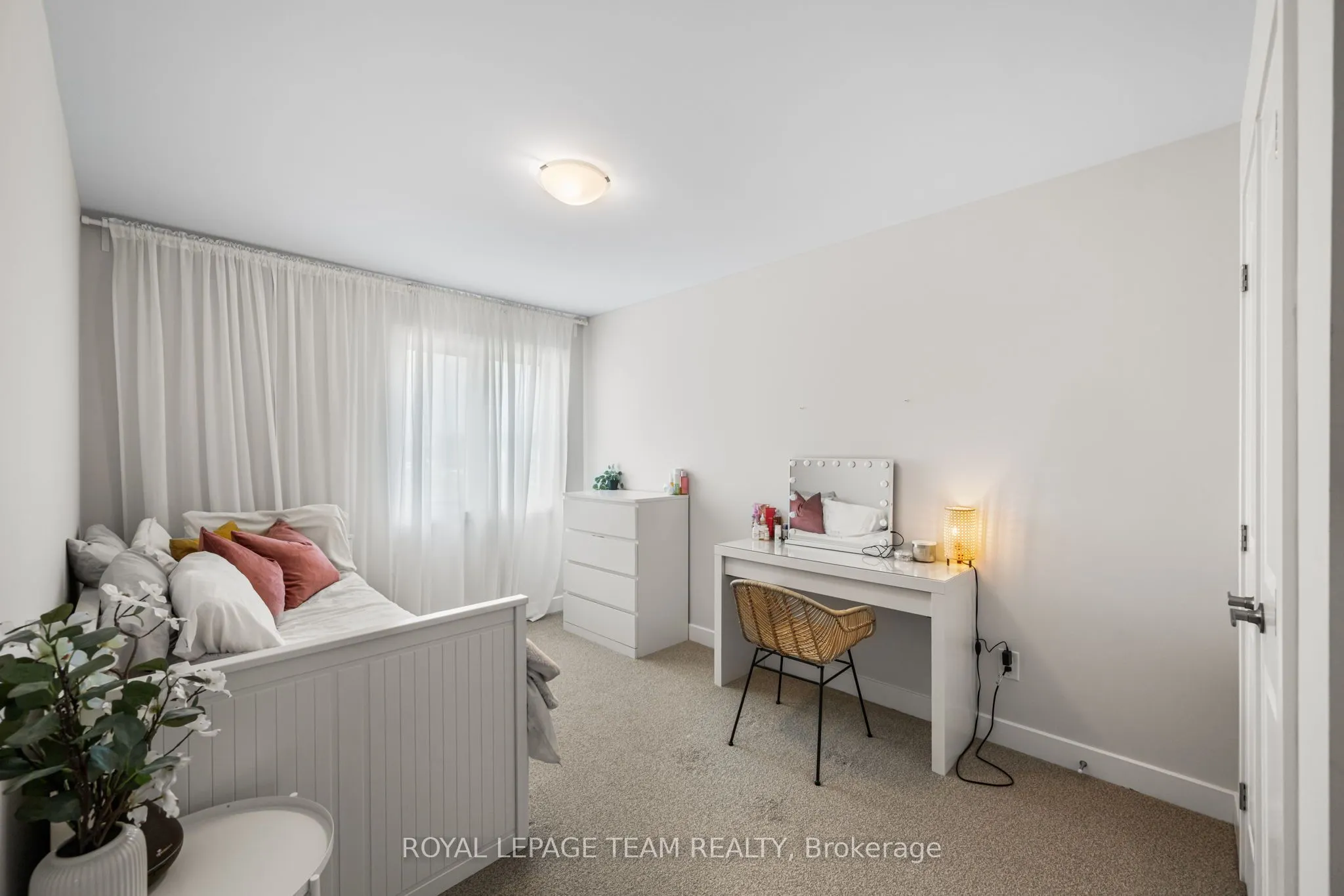800 Solarium Avenue