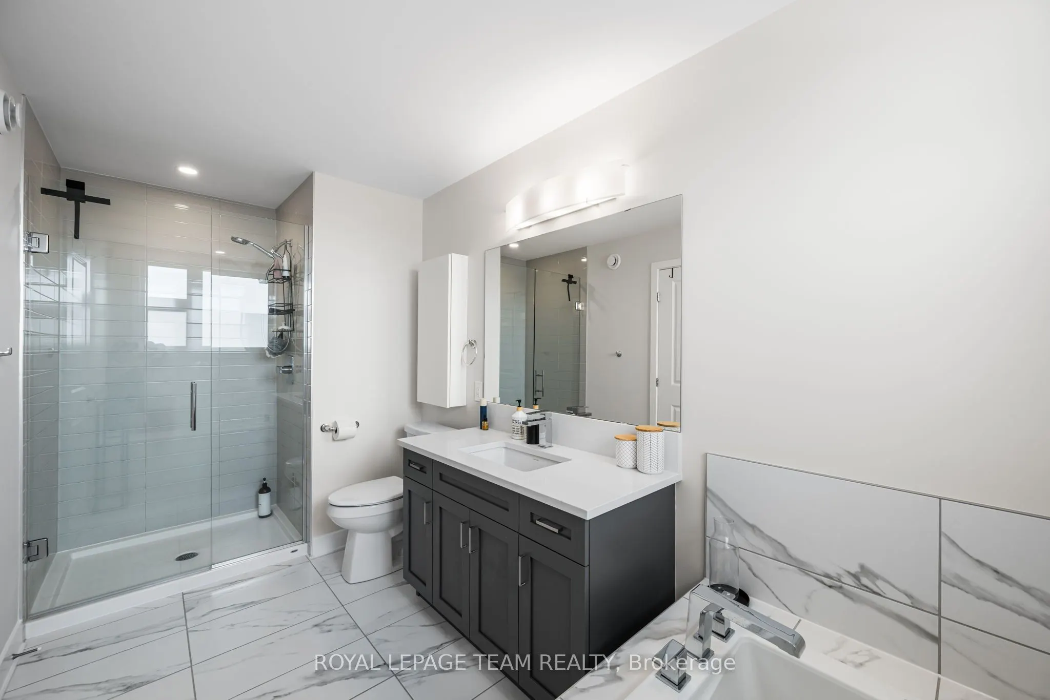 800 Solarium Avenue