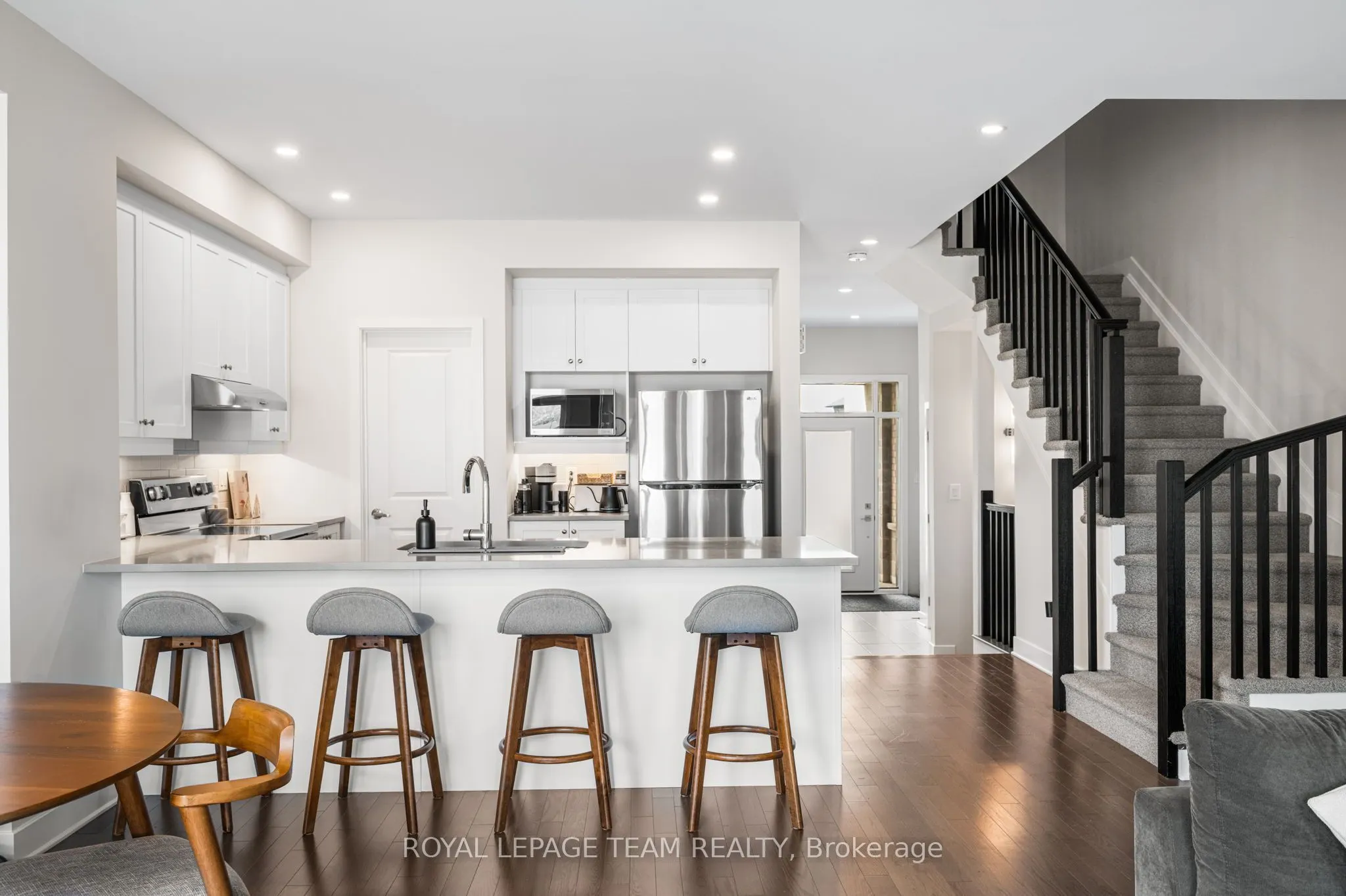 800 Solarium Avenue