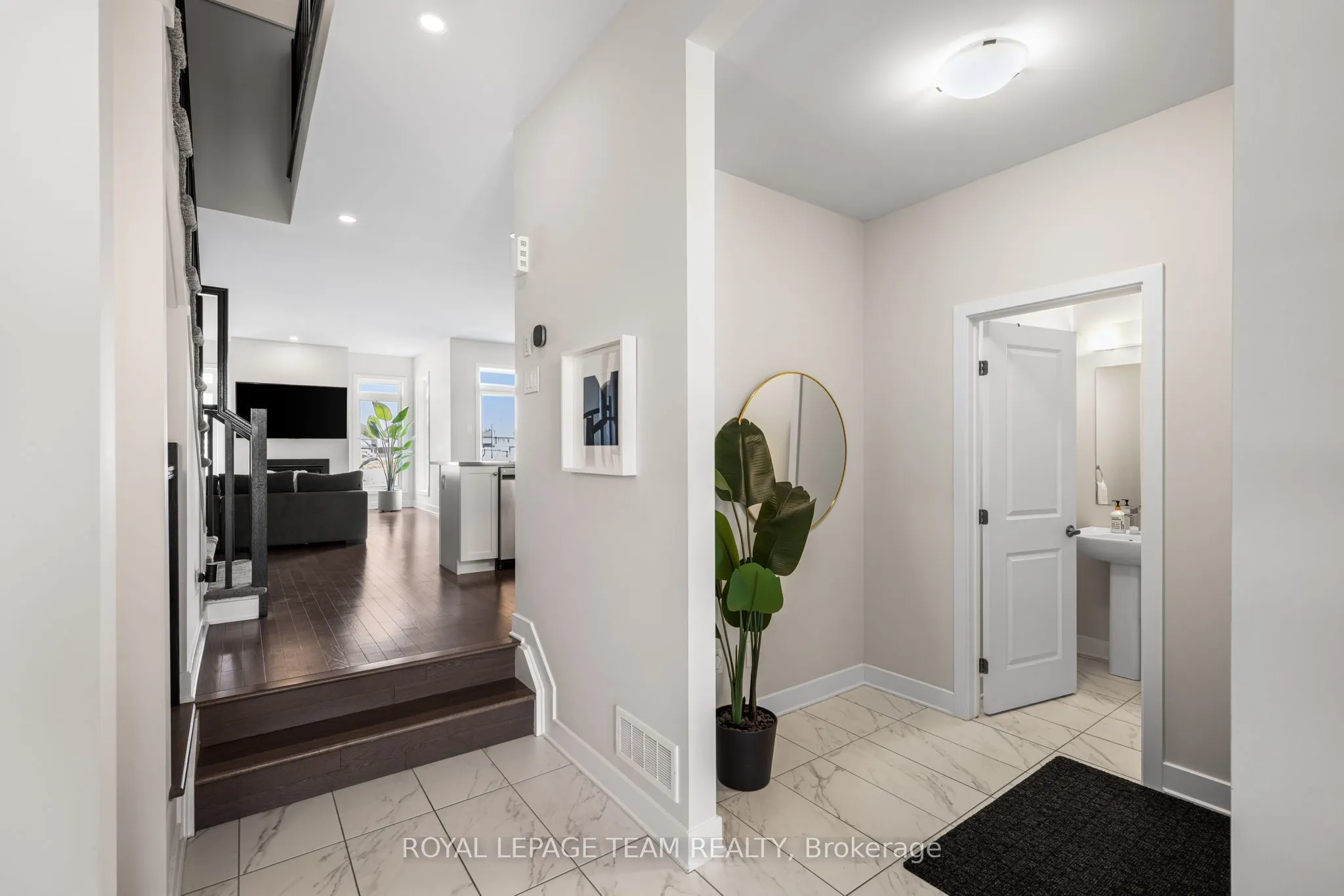 800 Solarium Avenue