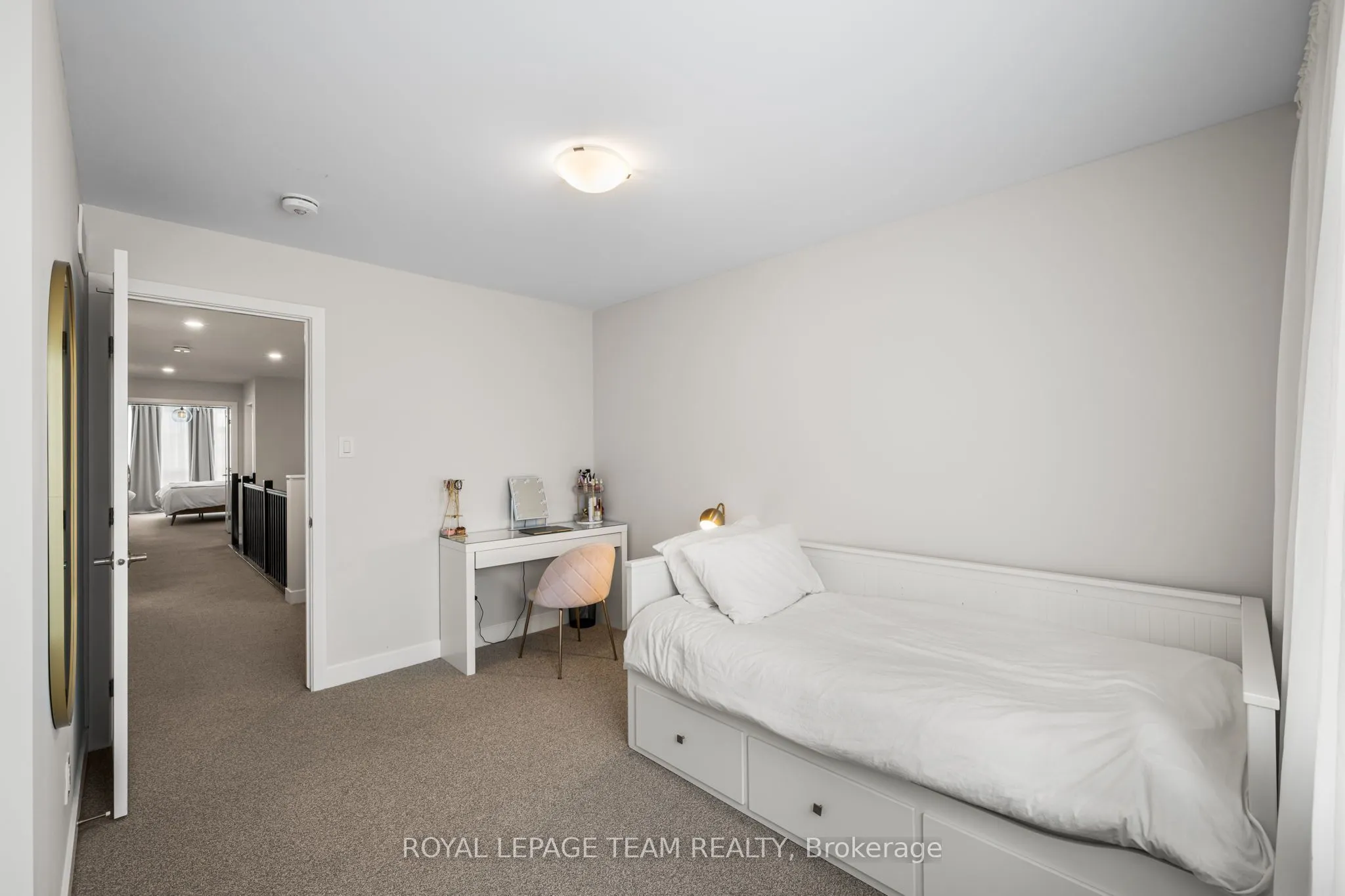 800 Solarium Avenue