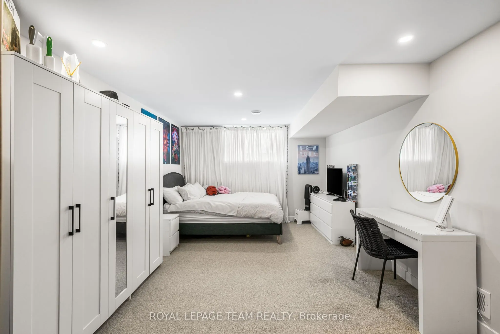800 Solarium Avenue
