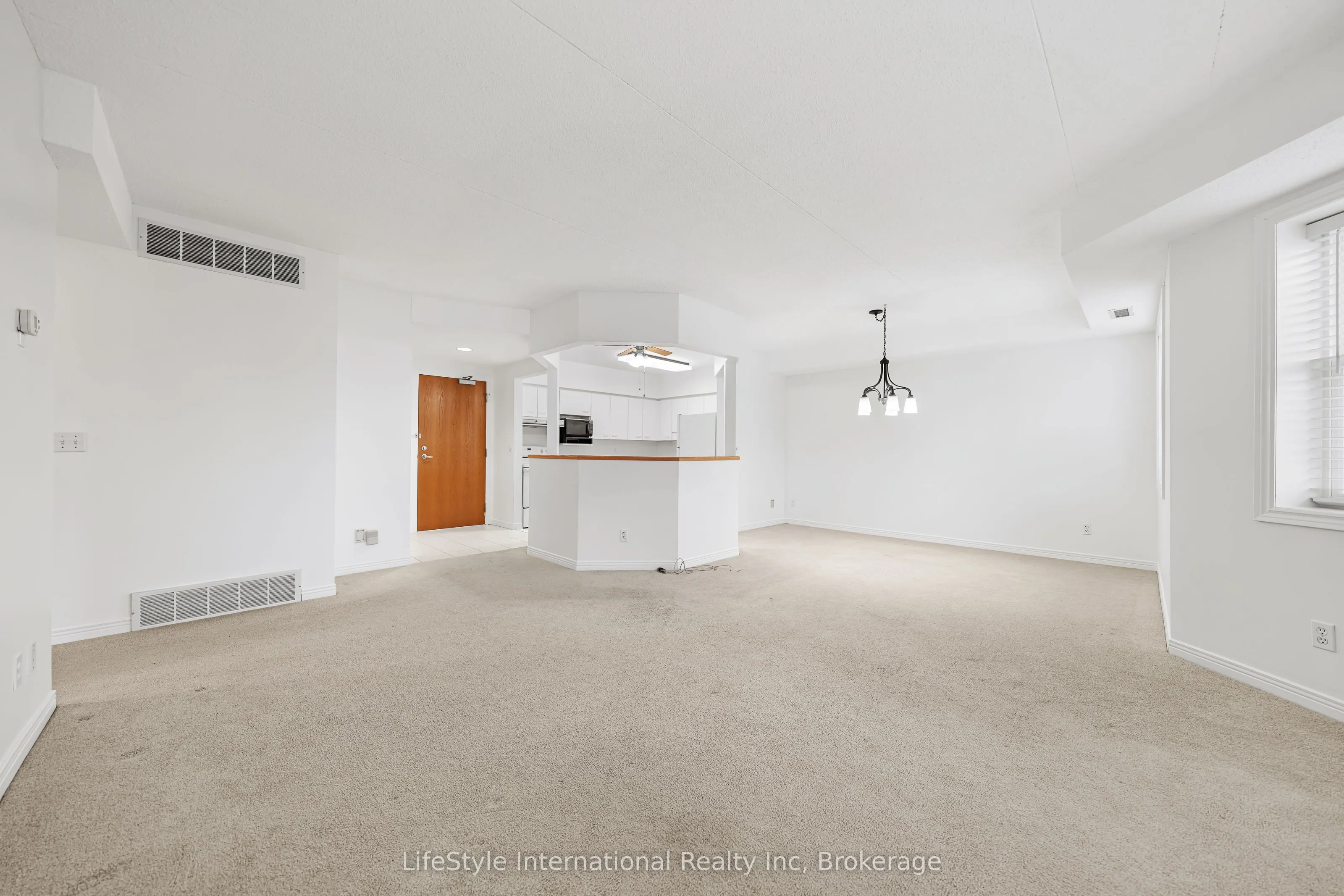 208 Silvercreek Parkway N #205
