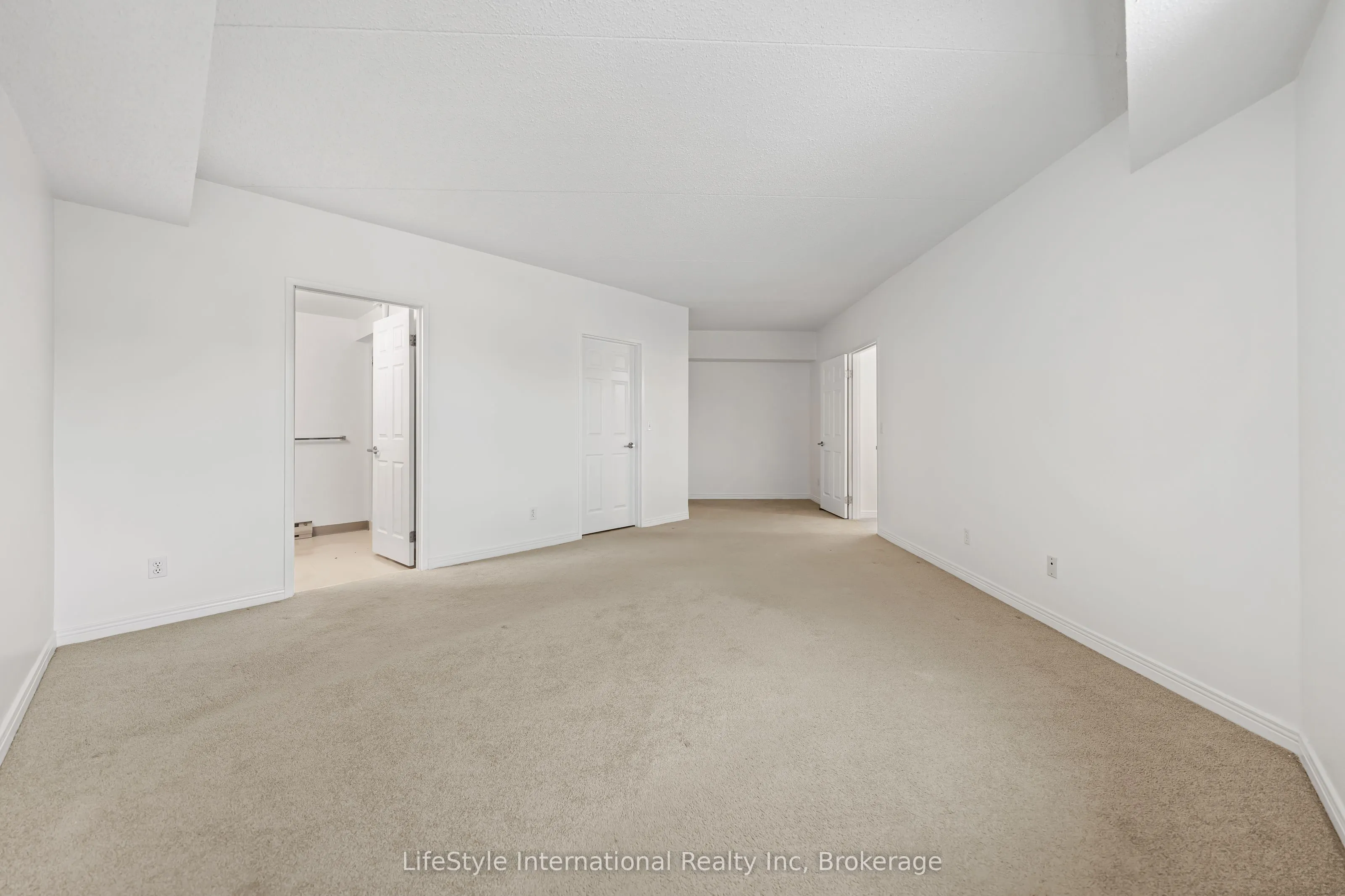 208 Silvercreek Parkway N #205