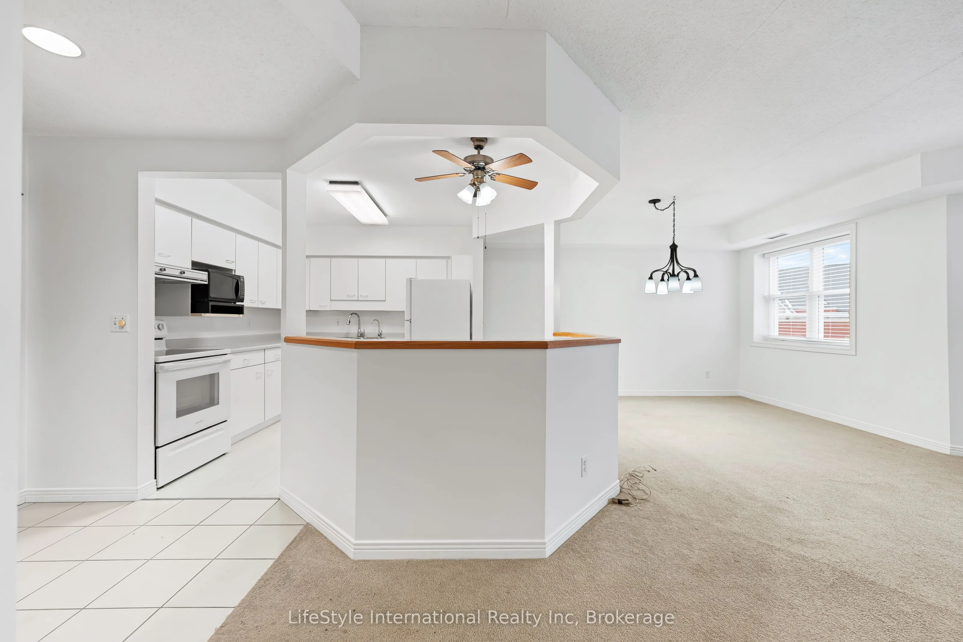 208 Silvercreek Parkway N #205